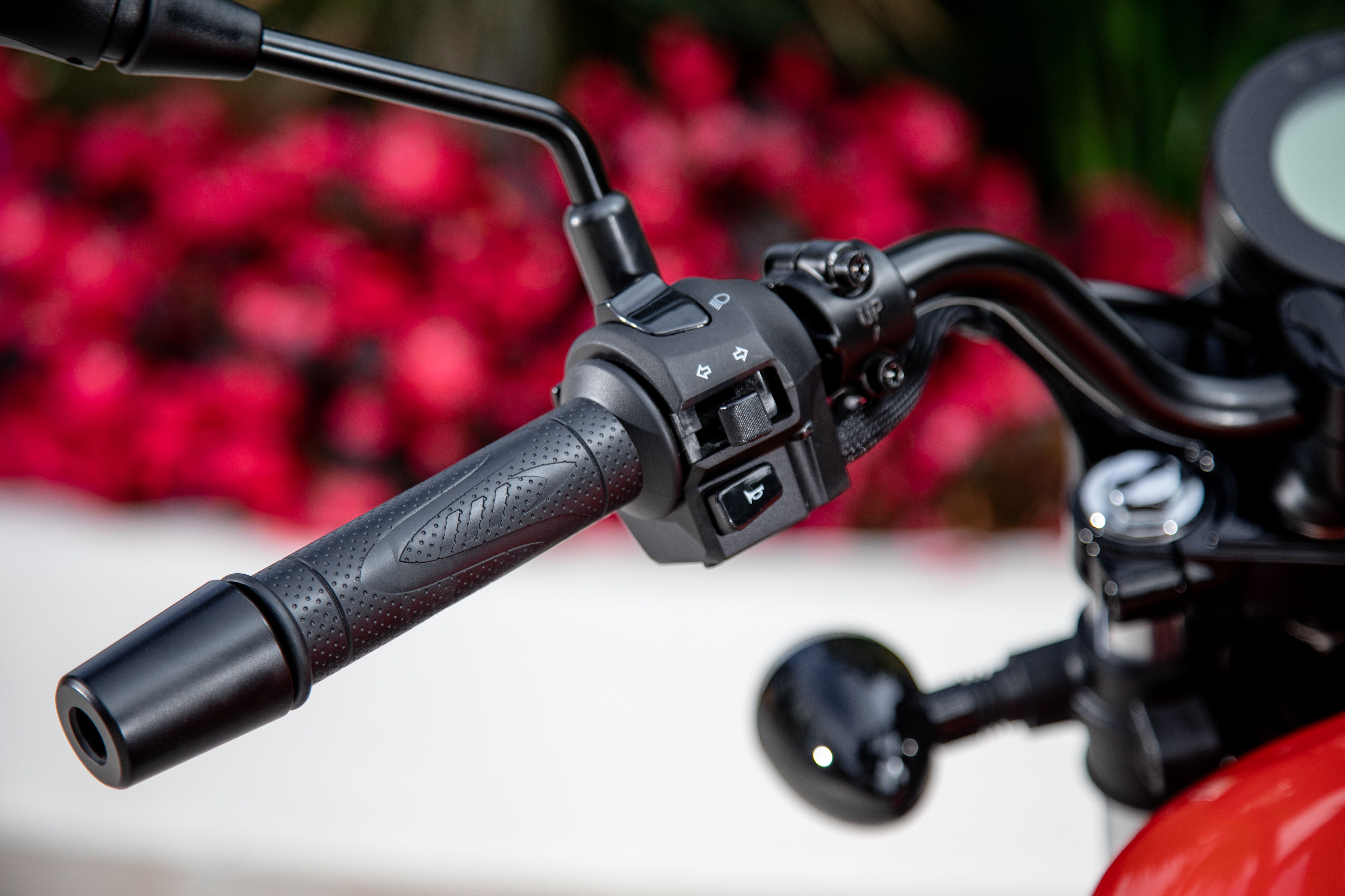 QJMotor SRV125 detalles (4)