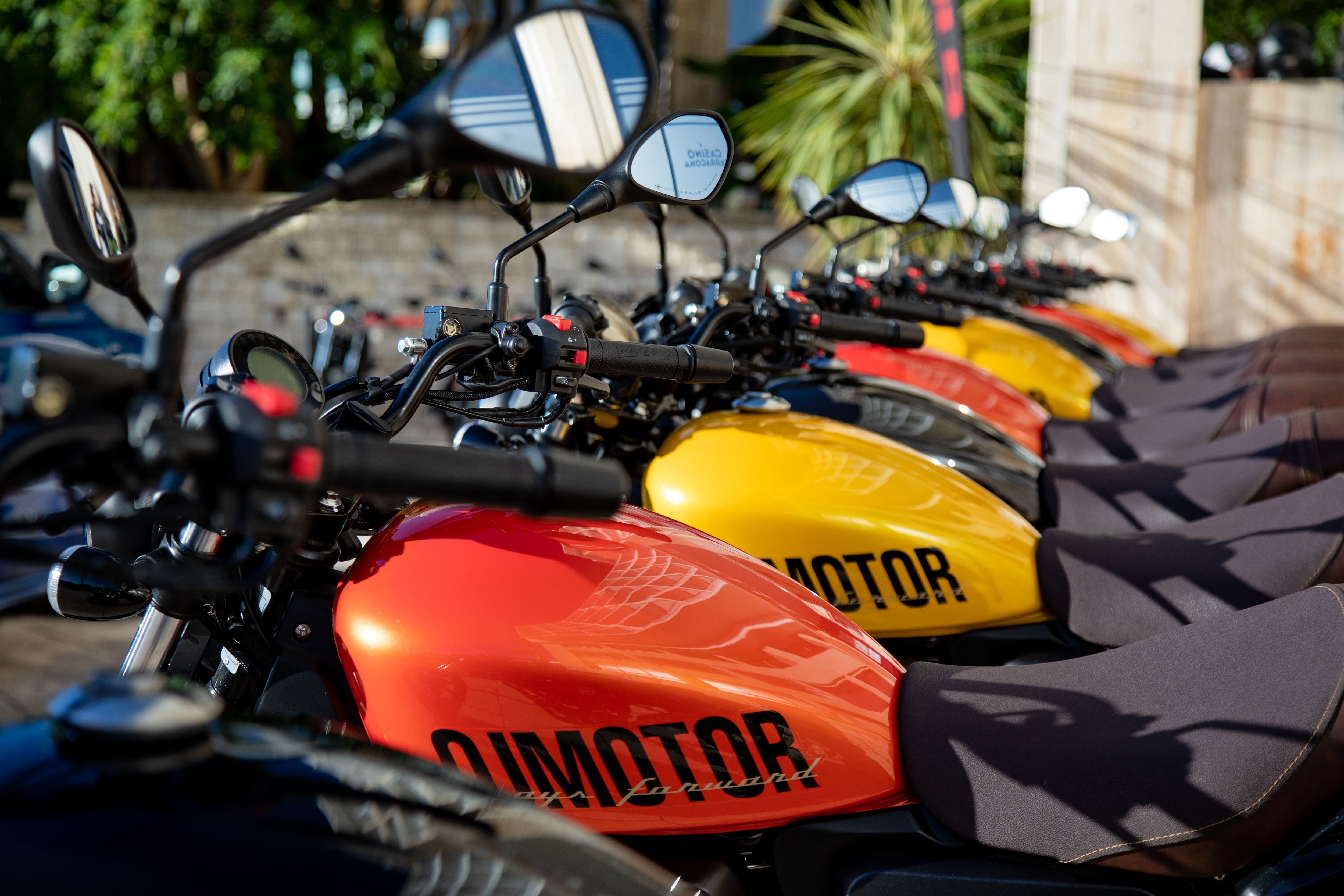 QJMotor SRV125 estatica (2)
