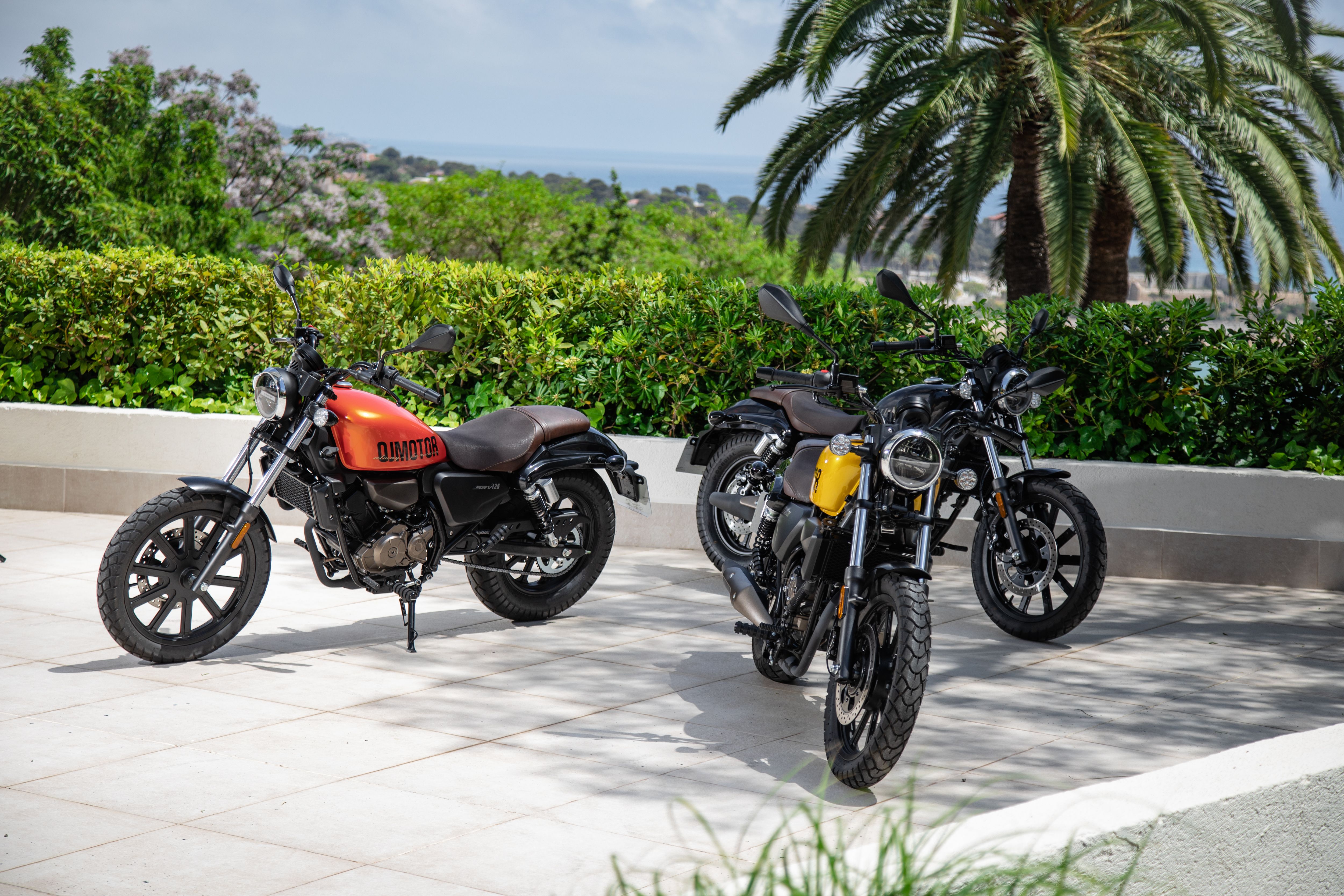 QJMotor SRV125 estatica (6)