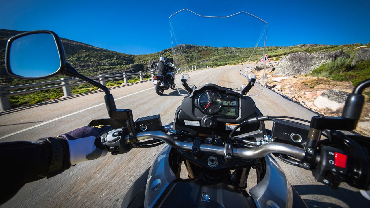 Adelantamiento moto