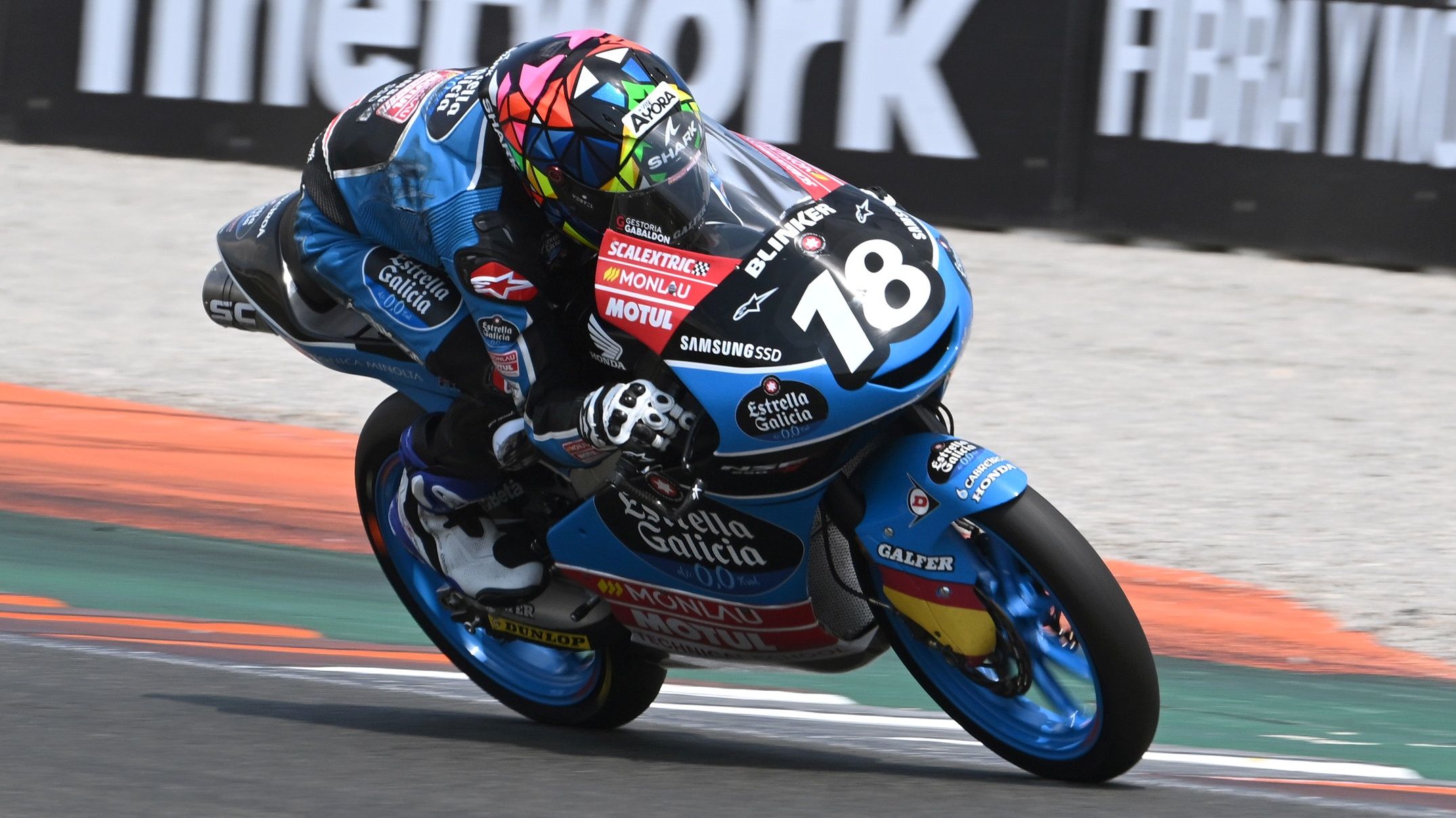 Ángel Piqueras ha tenido un fin de semana perfecto en Valencia y ya lidera el JuniorGP 2023