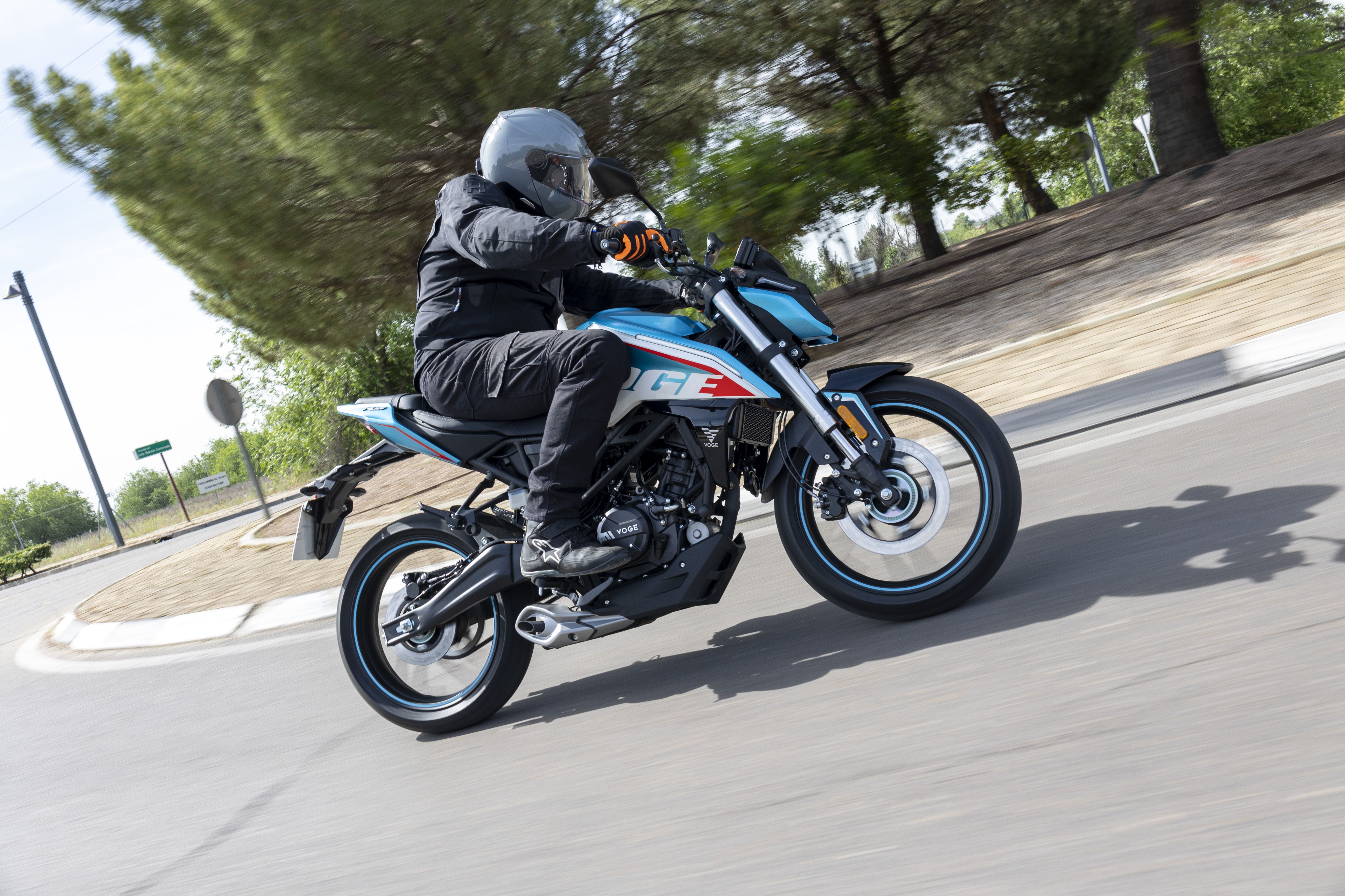 VOGE 125 R