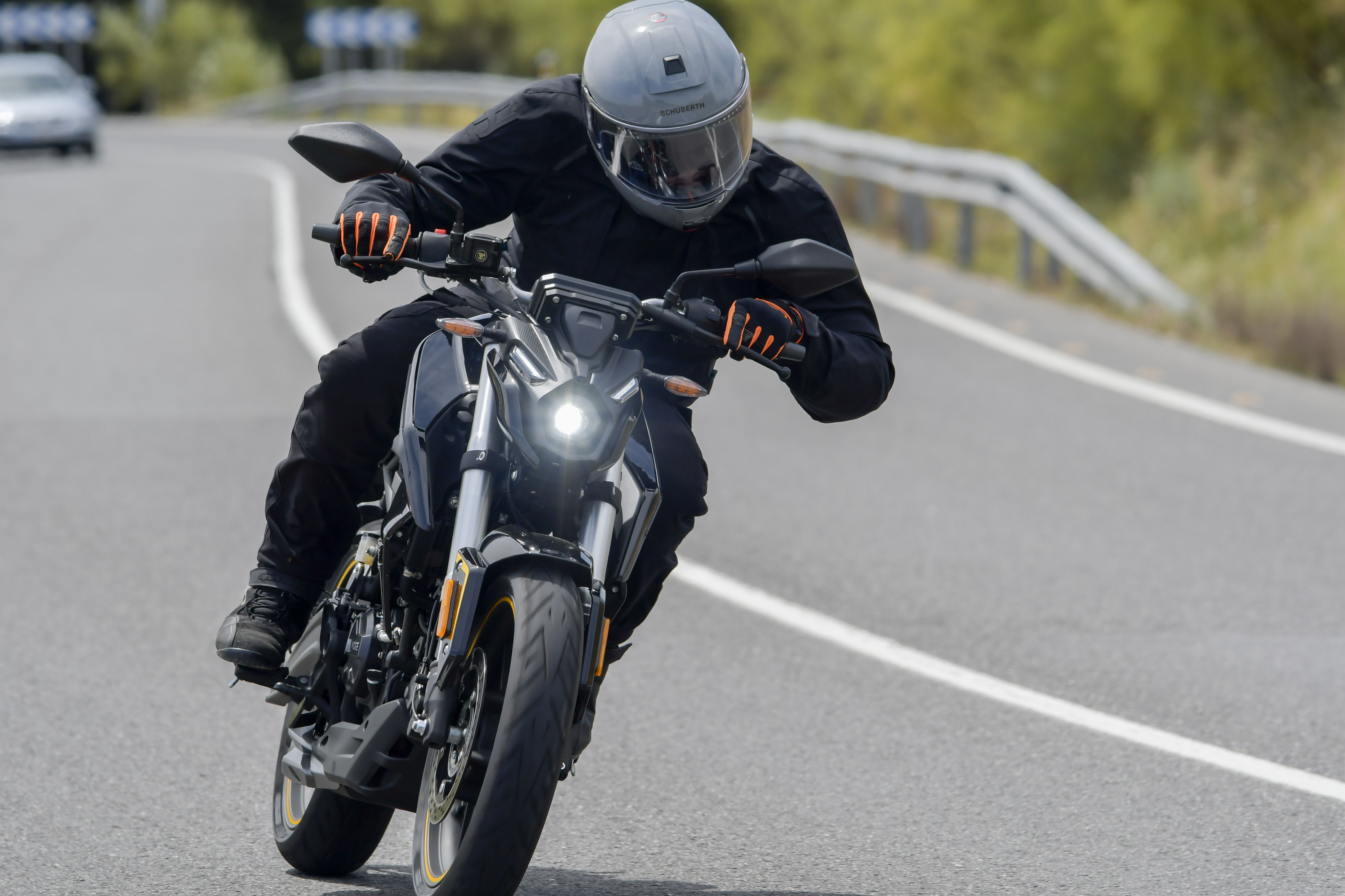 VOGE 125 R