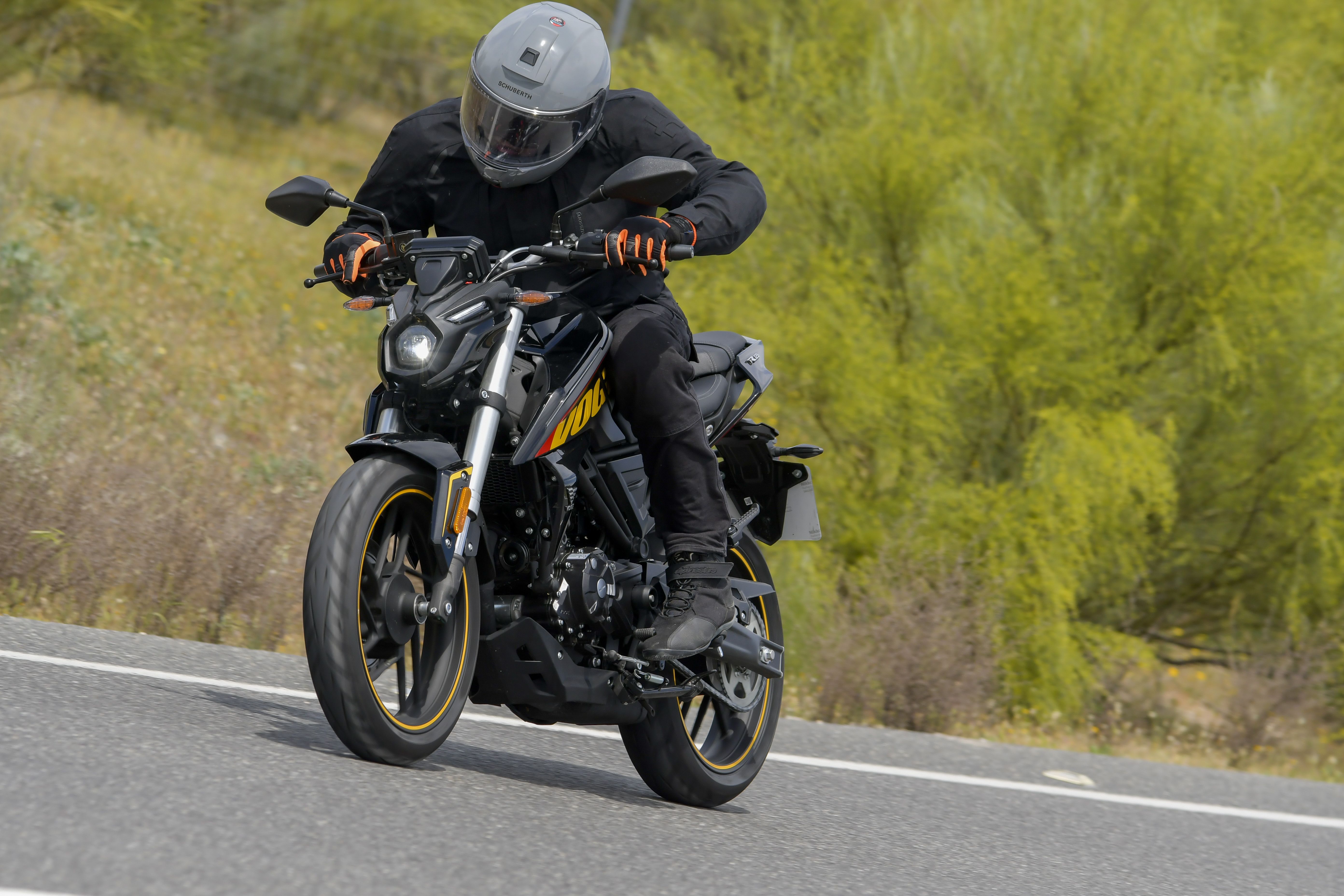 VOGE 125 R