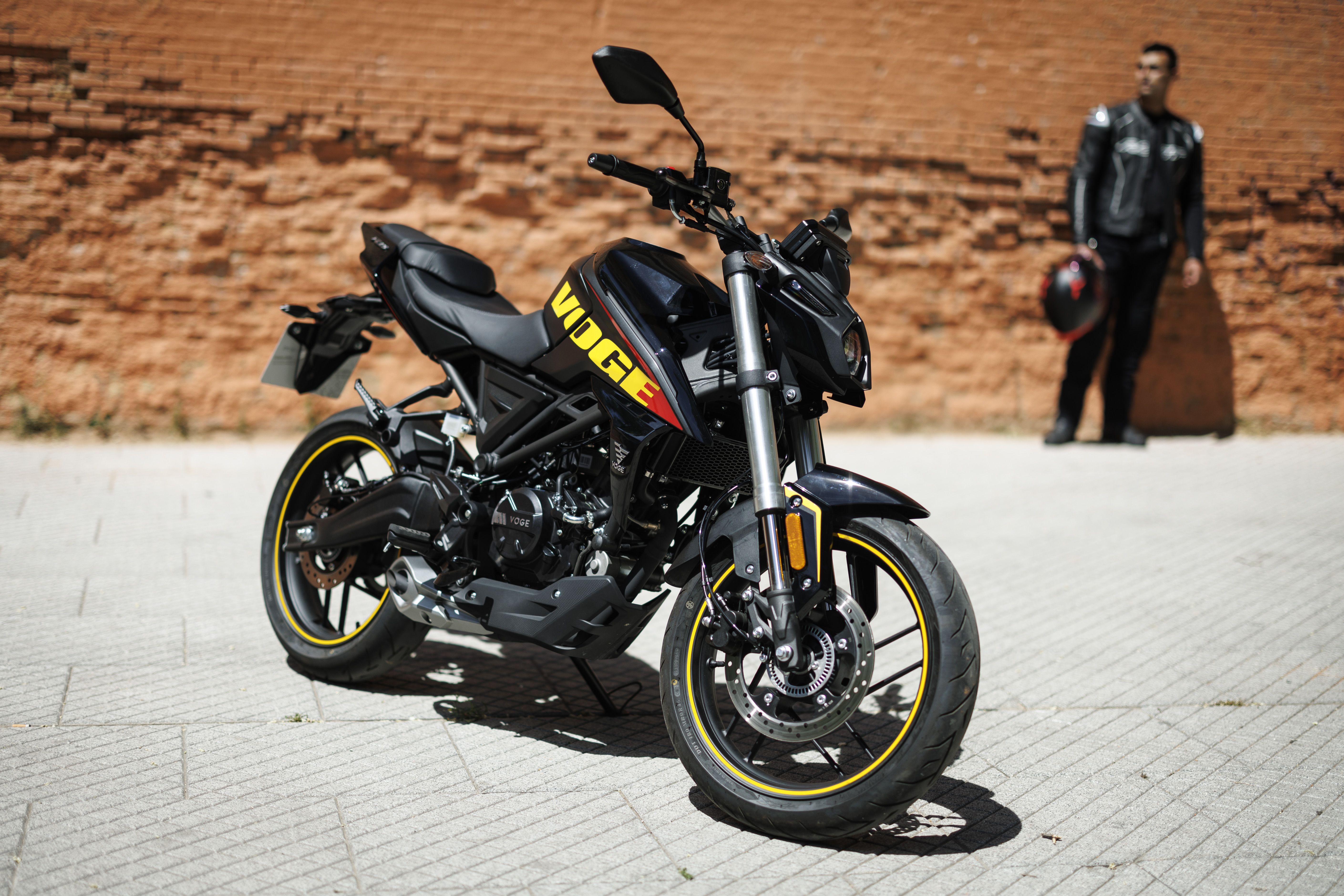 VOGE 125 R