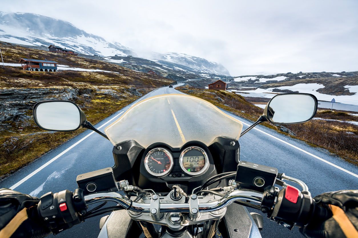 5 errores en moto que debes evitar para conducir con seguridad
