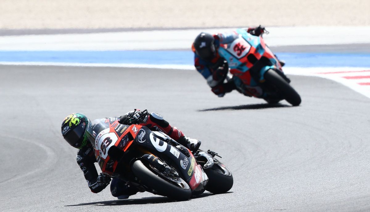 Tito Rabat perseguido por Isaac Viñales, WSBK Misano 2023 Tito Rabat perseguido por Isaac Viñales, WSBK Misano 2023