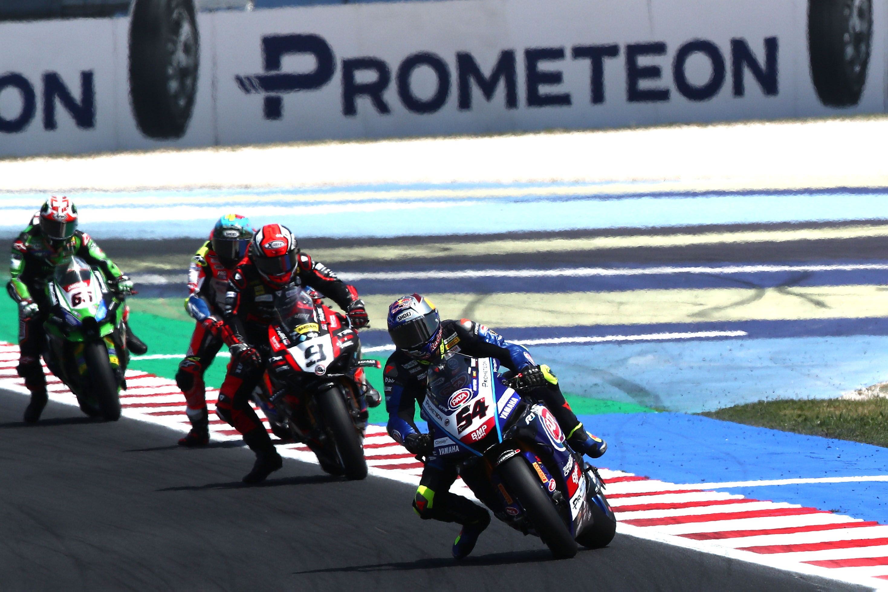 Toprak Razgatlioglu seguido por Danilo Petrucci, Axel Bassani y Jonathan Rea, WSBK Misano 2023