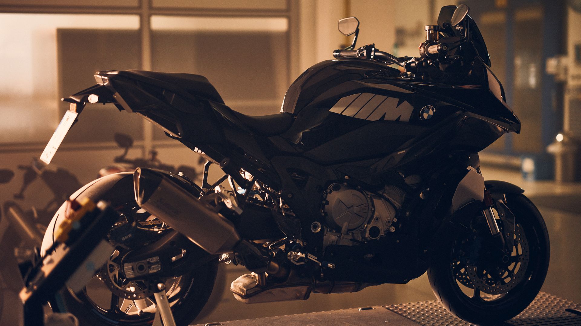 BMW M 1000 XR 2023 (9)