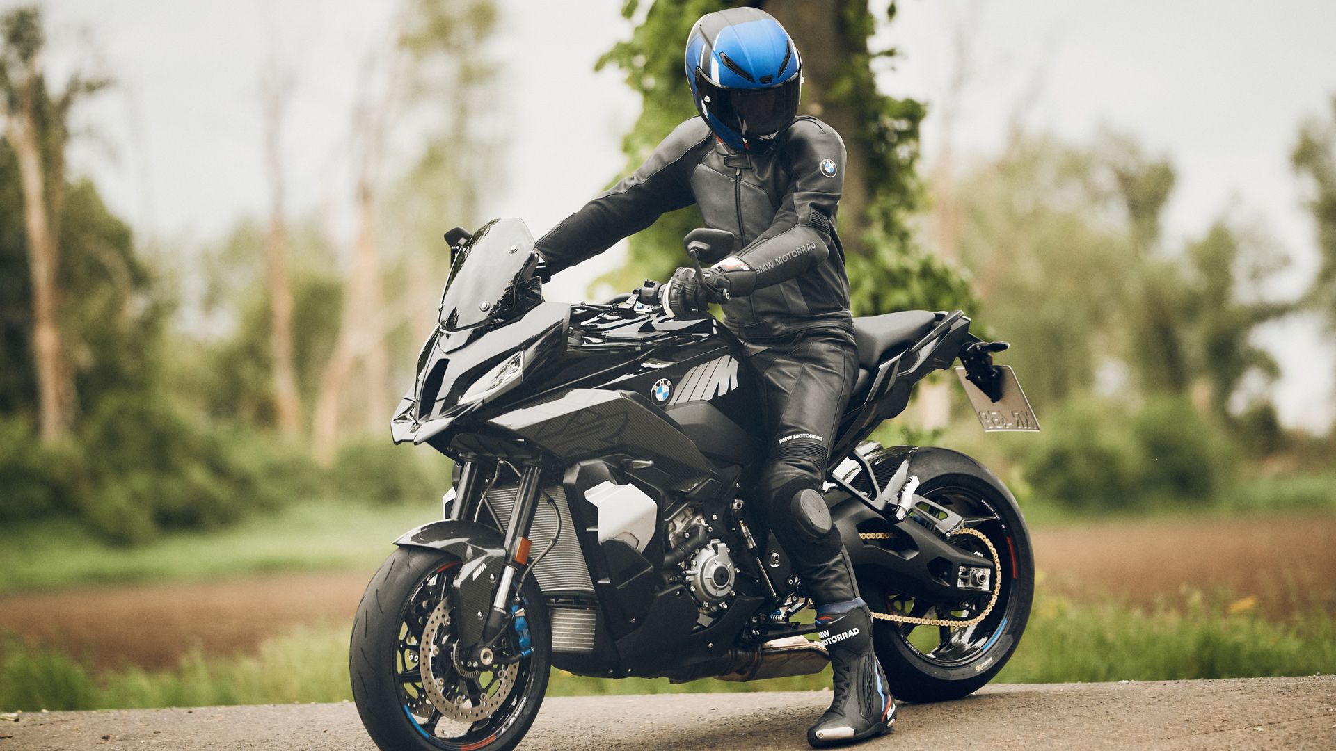 BMW M 1000 XR 2023 (2)