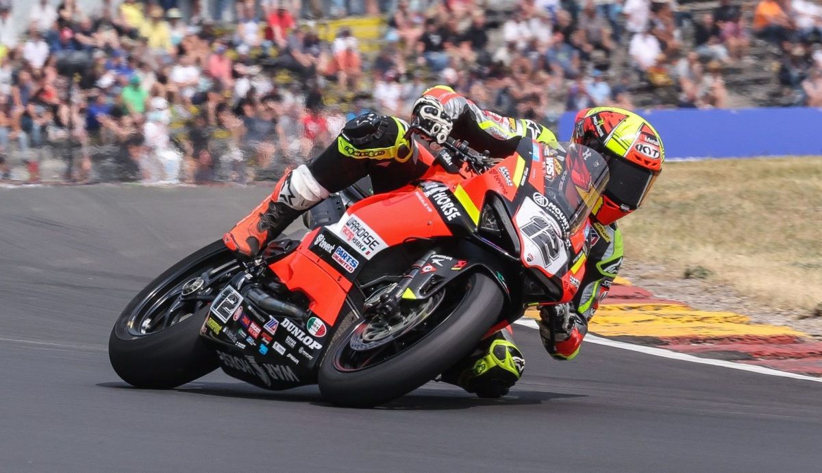 Xavi Forés logró otro doblete y sigue contando sus carreras del MotoAmerica Supersport por victorias Xavi Forés logró otro doblete y sigue contando sus carreras del MotoAmerica Supersport por victorias