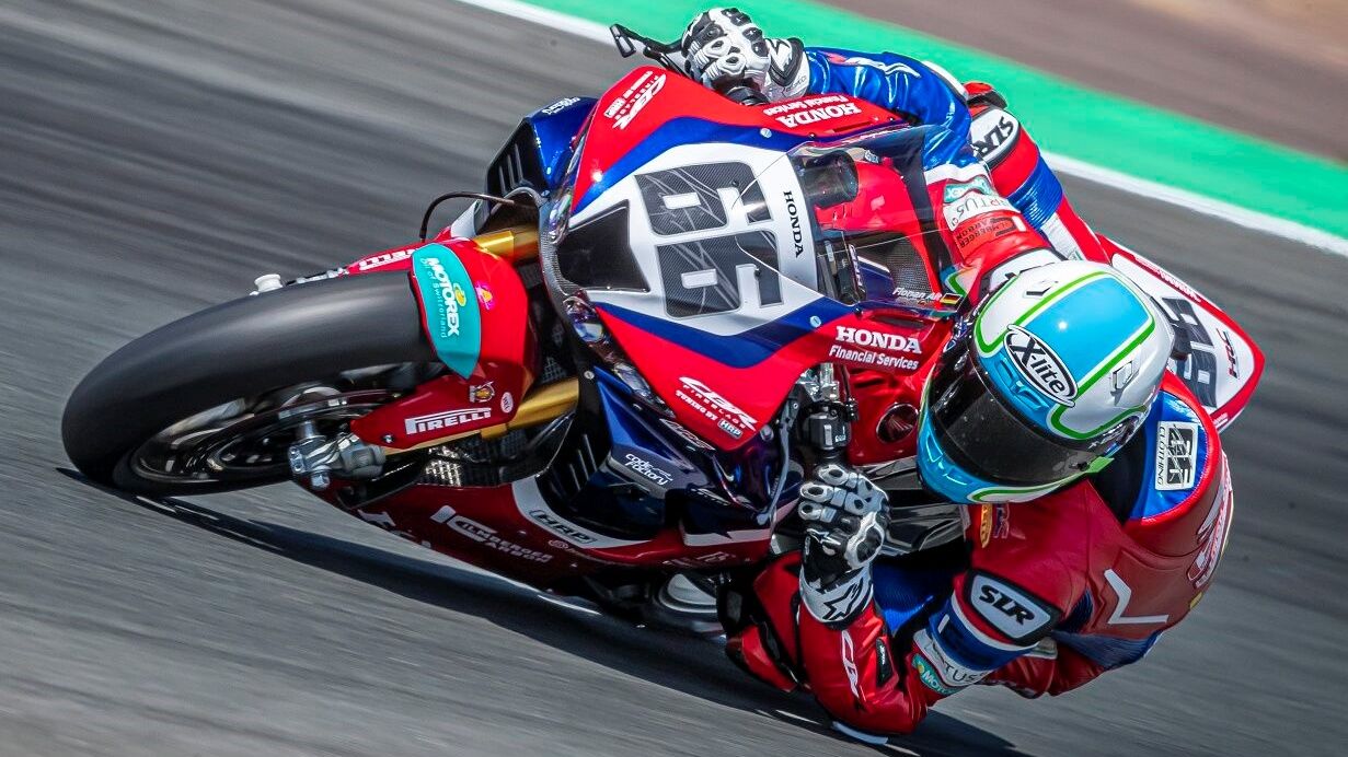 Florian Alt se dispara en el IDM Superbike con un doblete en Oschersleben