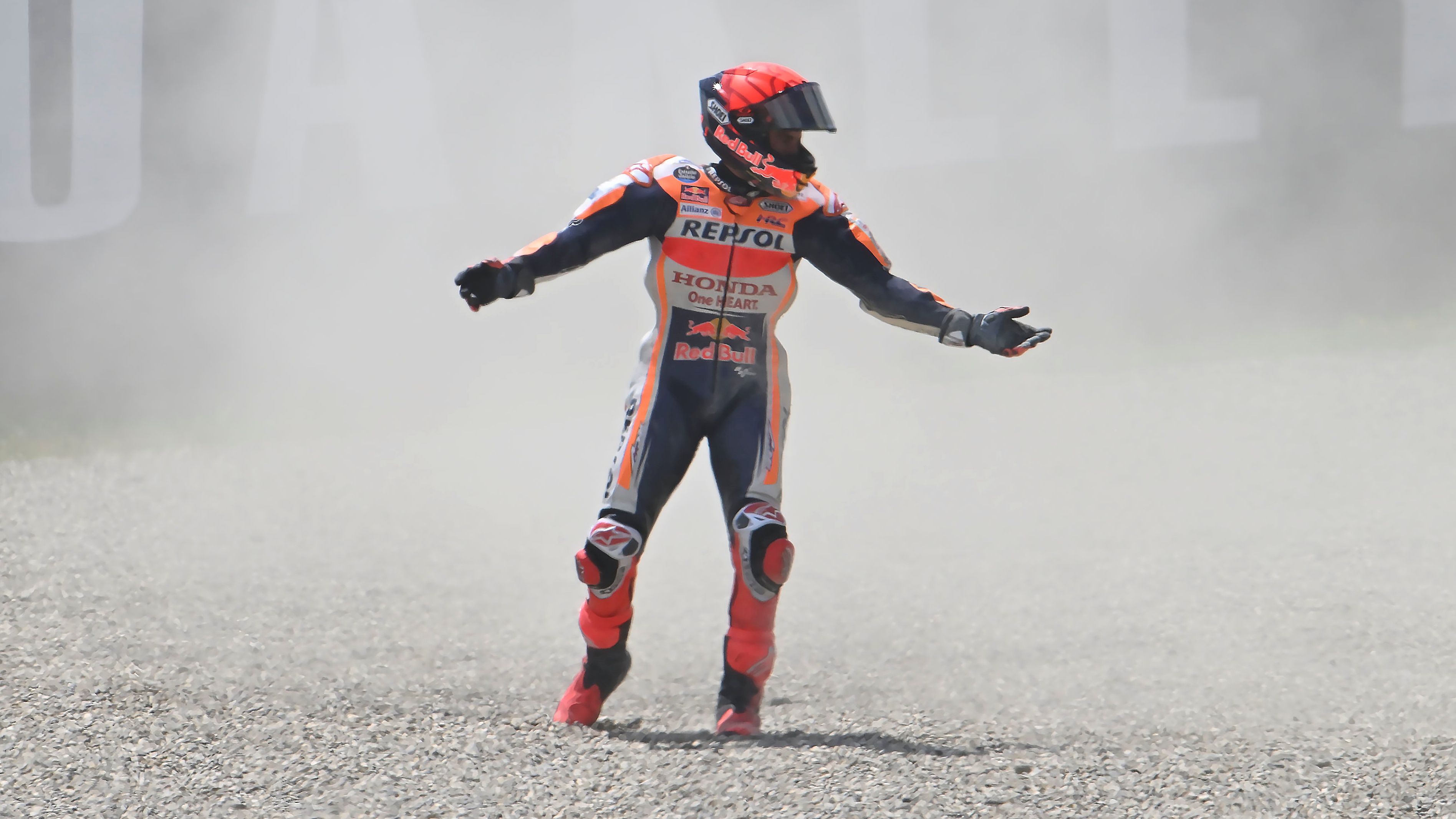 Marc Márquez se lamenta tras su caída, MotoGP Mugello 2023
