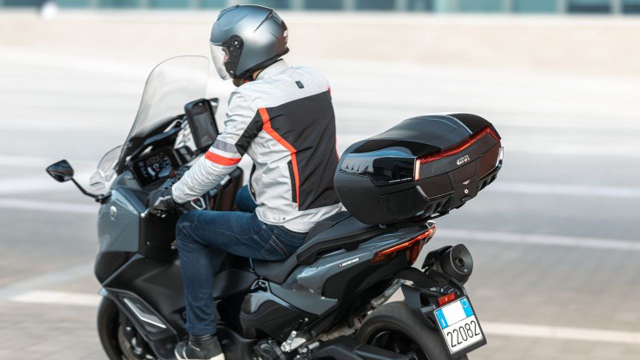 Givi Maxia 5