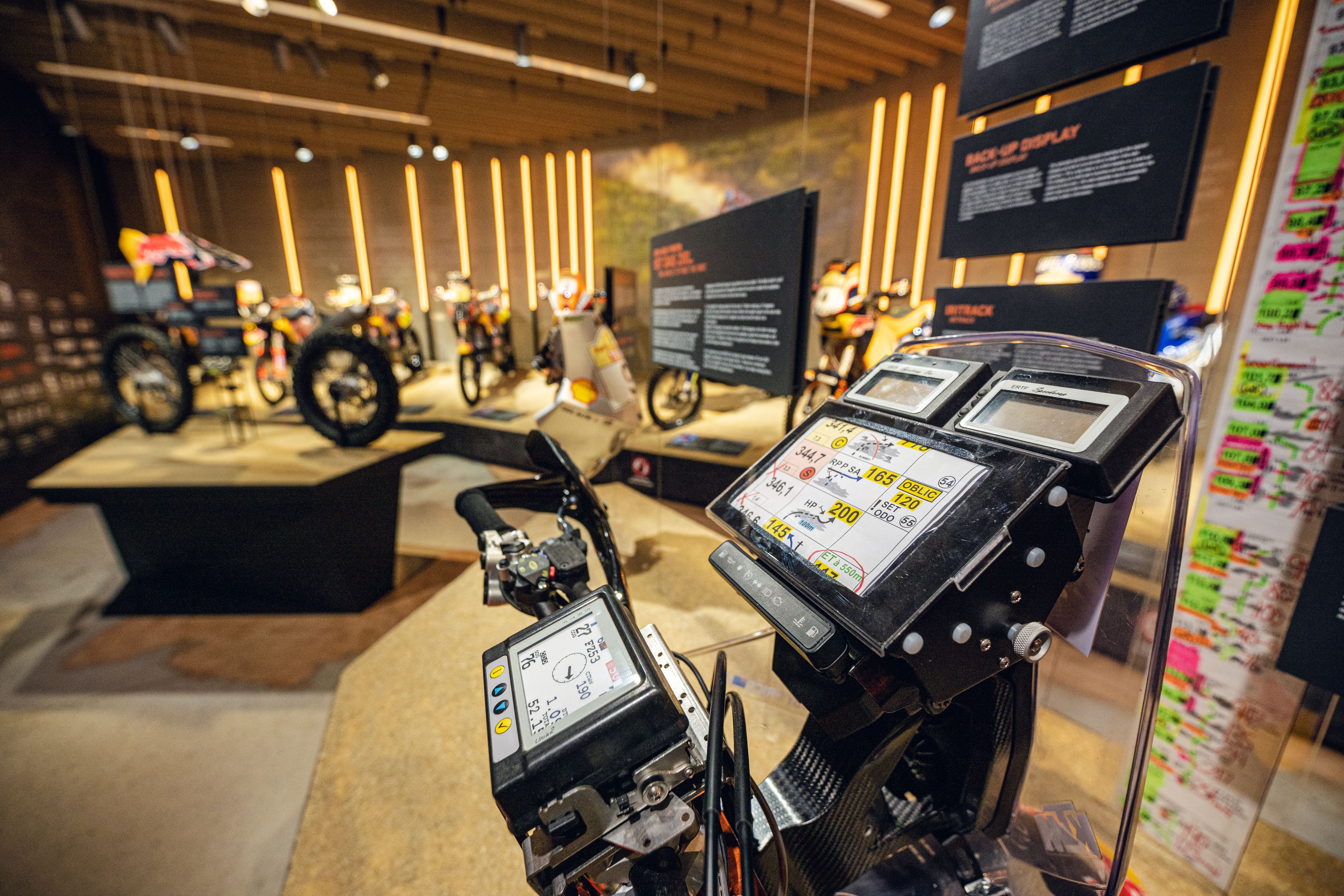 Fotos exposición Legends of the Dakar Museo KTM Motohall