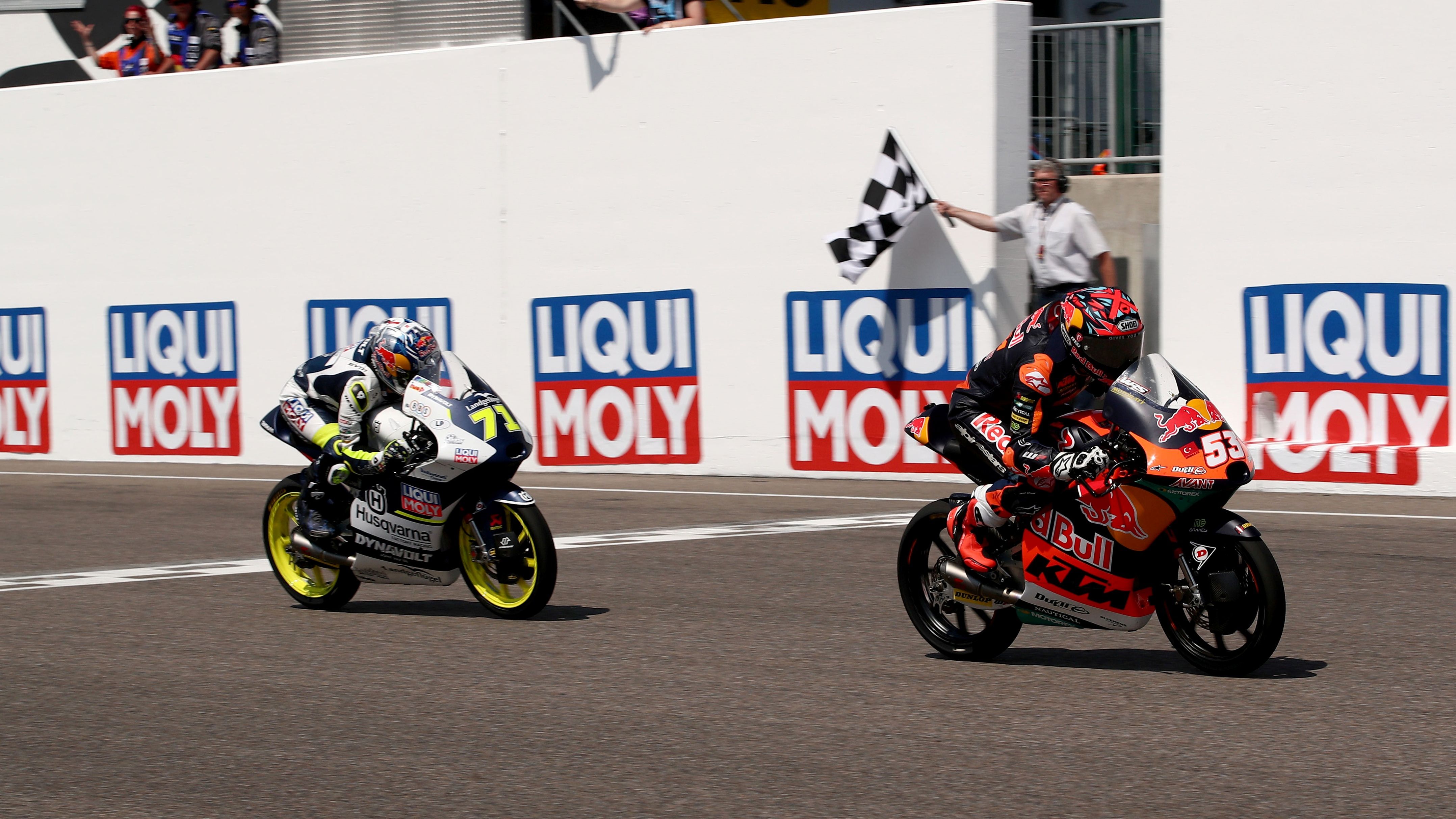 Deniz Oncu se lleva su primera victoria ante Ayumu Sasaki, Moto3 Sachsenring 2023