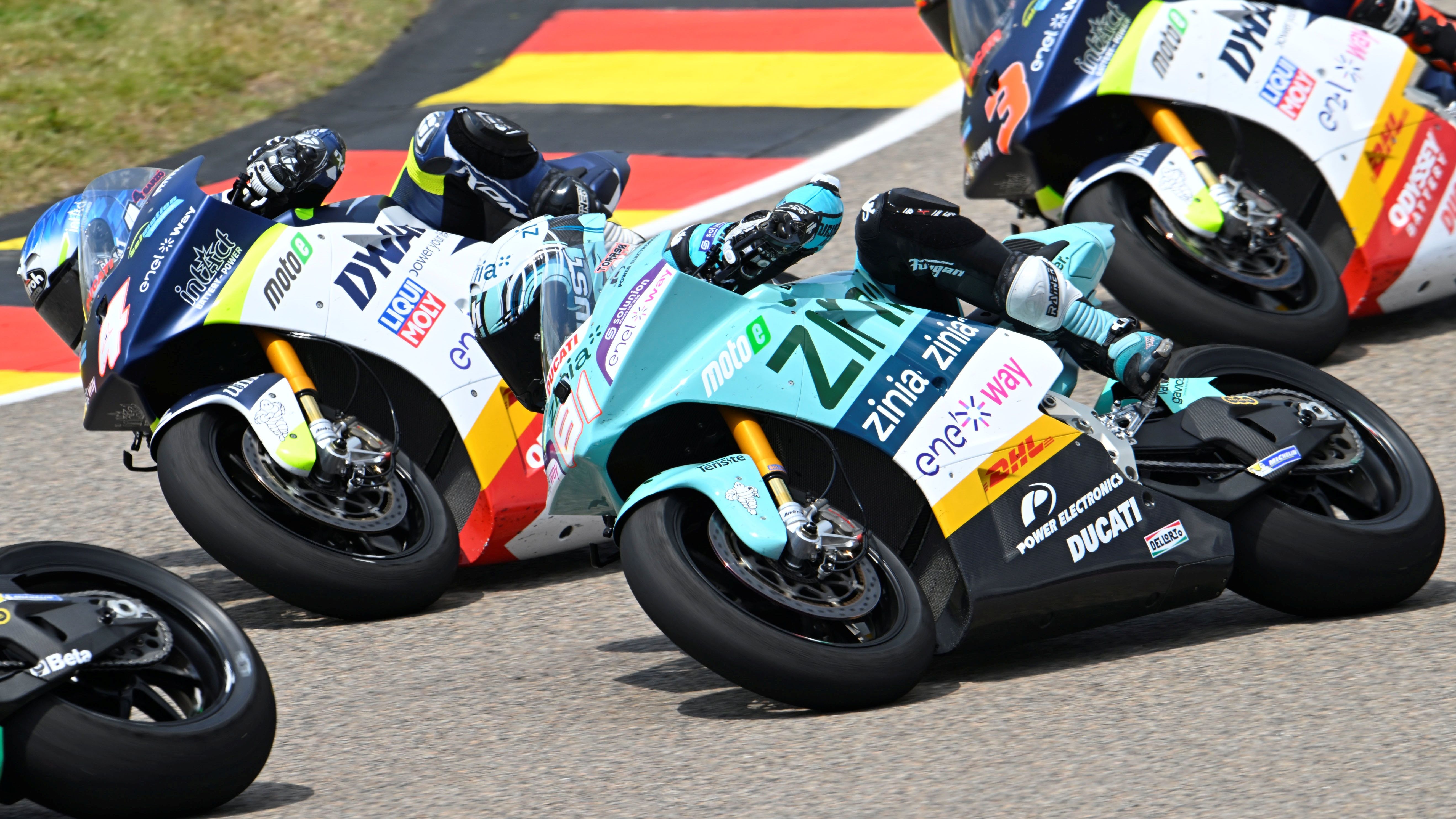 Héctor Garzó por el interior de Jordi Torres, MotoE Sachsenring 2023