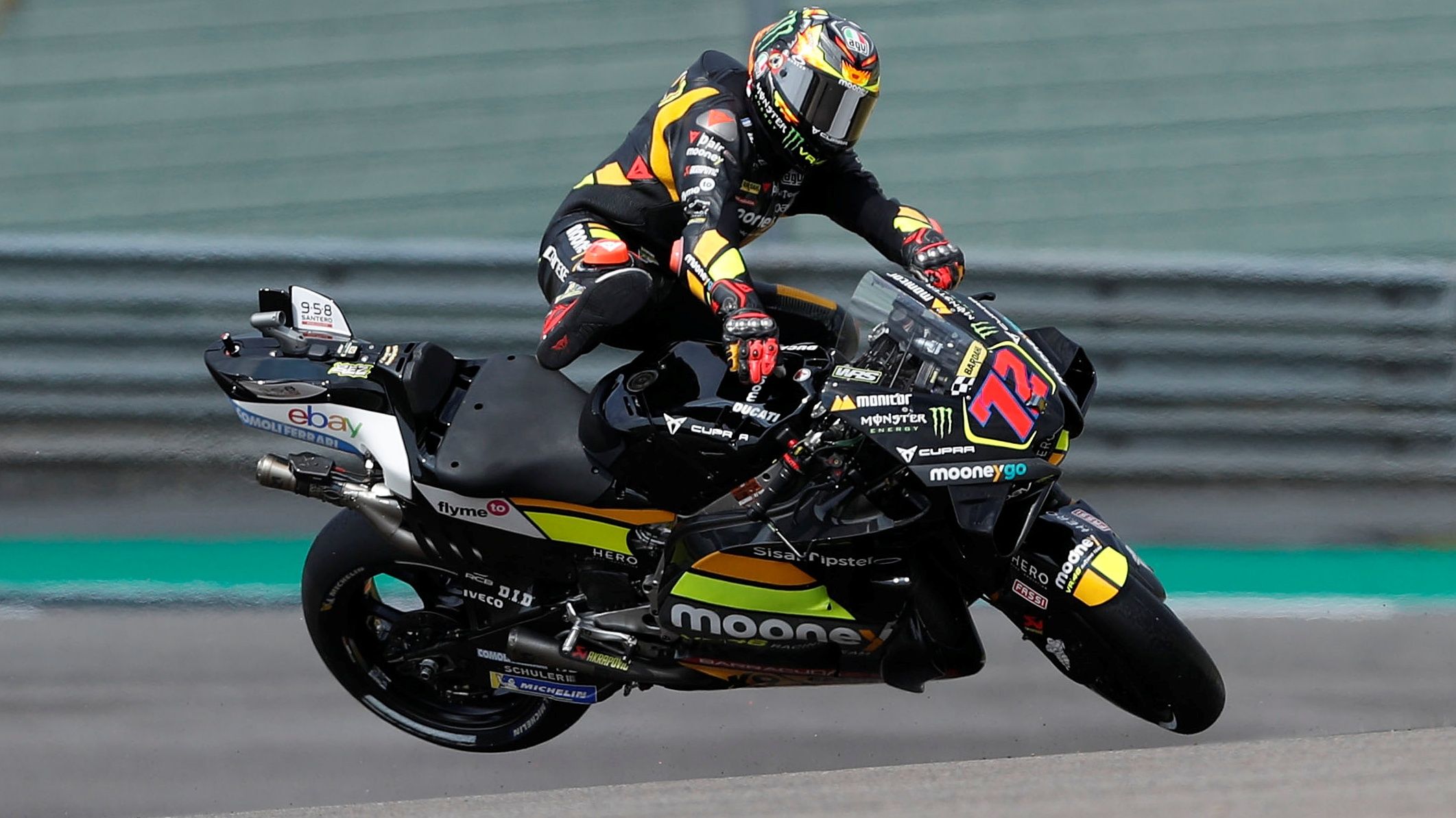 Marco Bezzecchi no puede evitar una caída, MotoGP Sachsenring 2023
