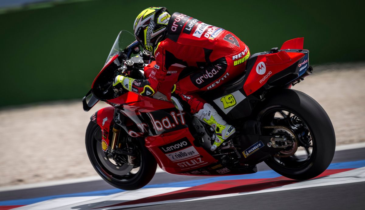 Álvaro Bautista sobre la Ducati Desmosedici de MotoGP en Misano Álvaro Bautista sobre la Ducati Desmosedici de MotoGP en Misano