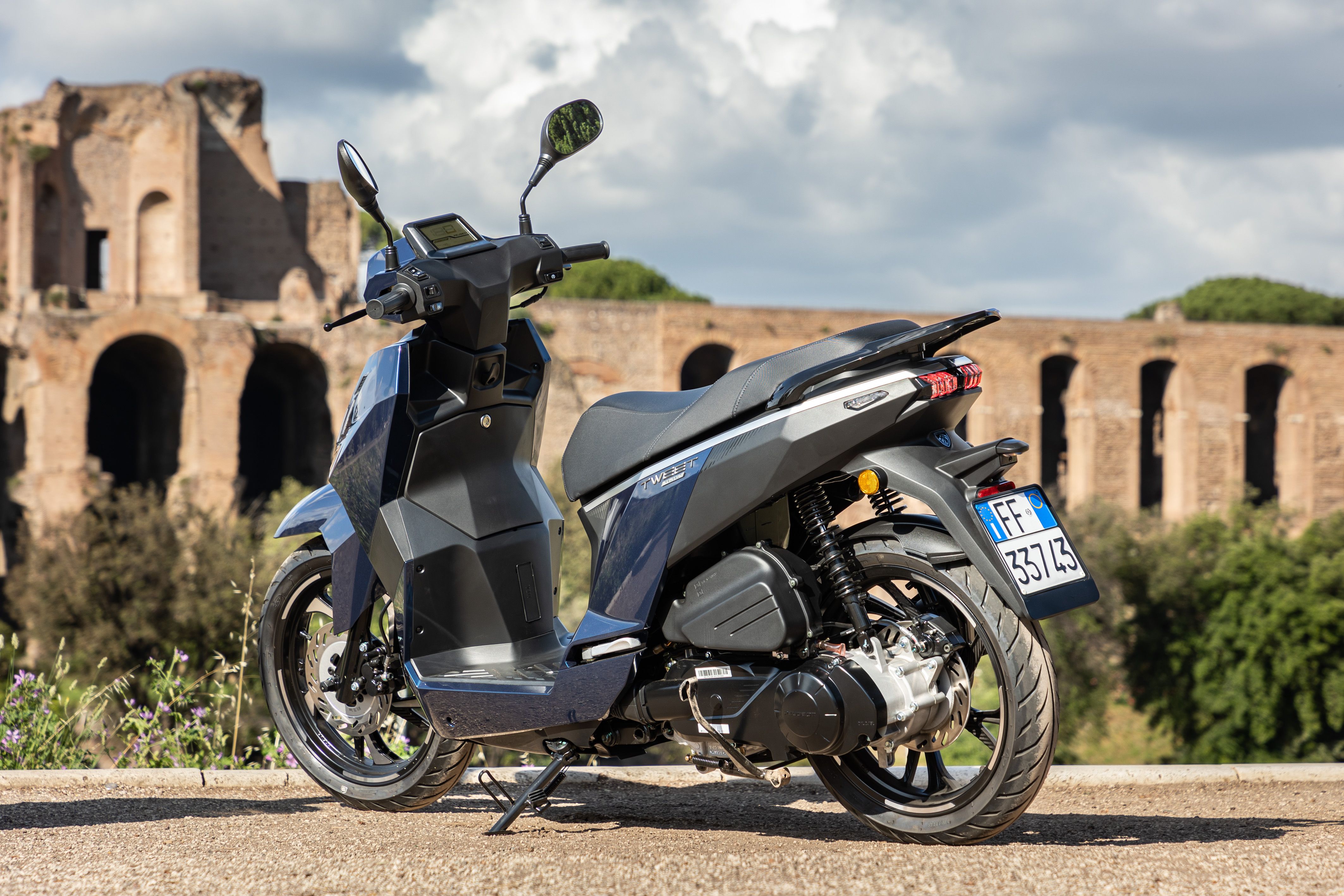 peugeot tweet 125 detalles (2)