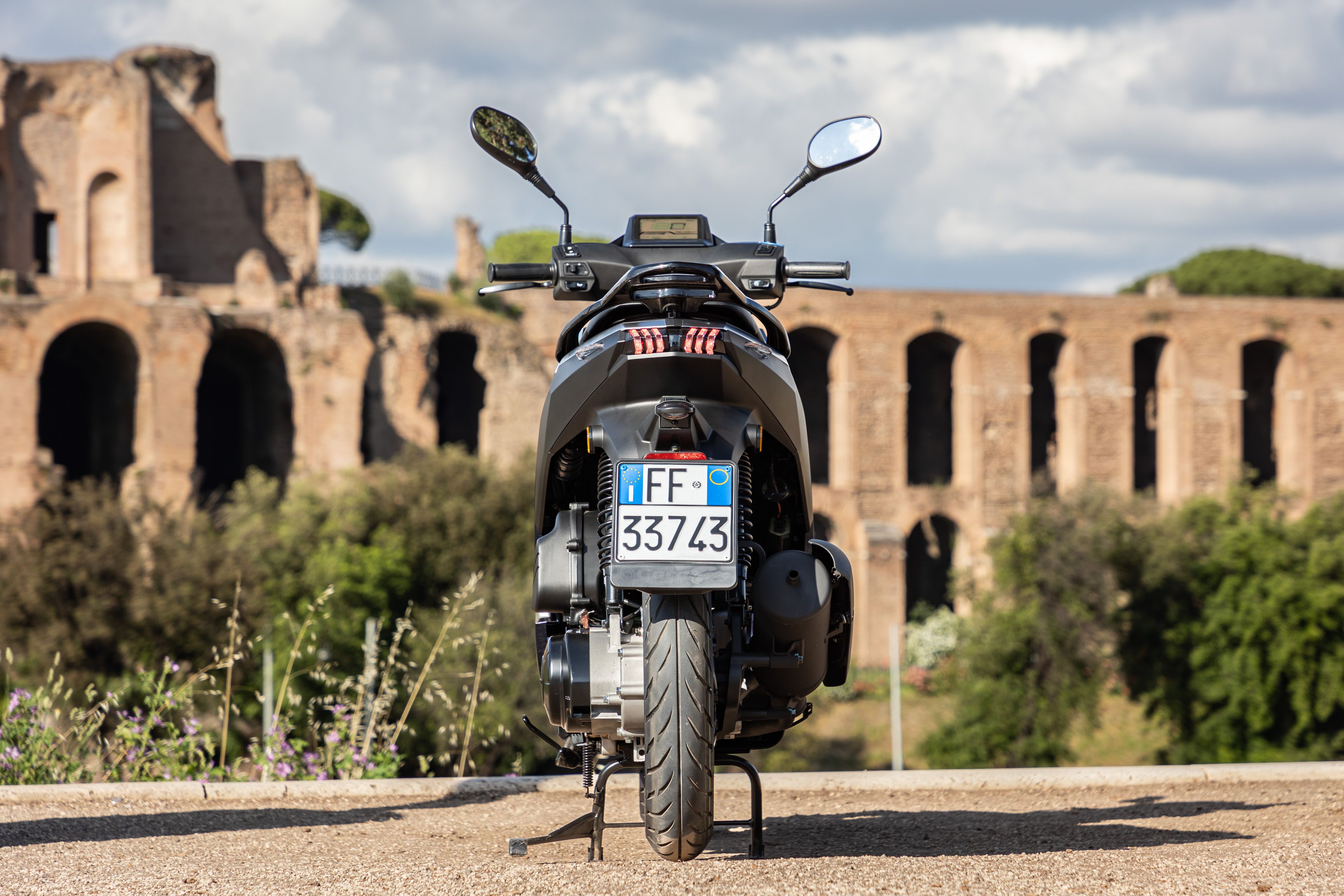 peugeot tweet 125 detalles (6)