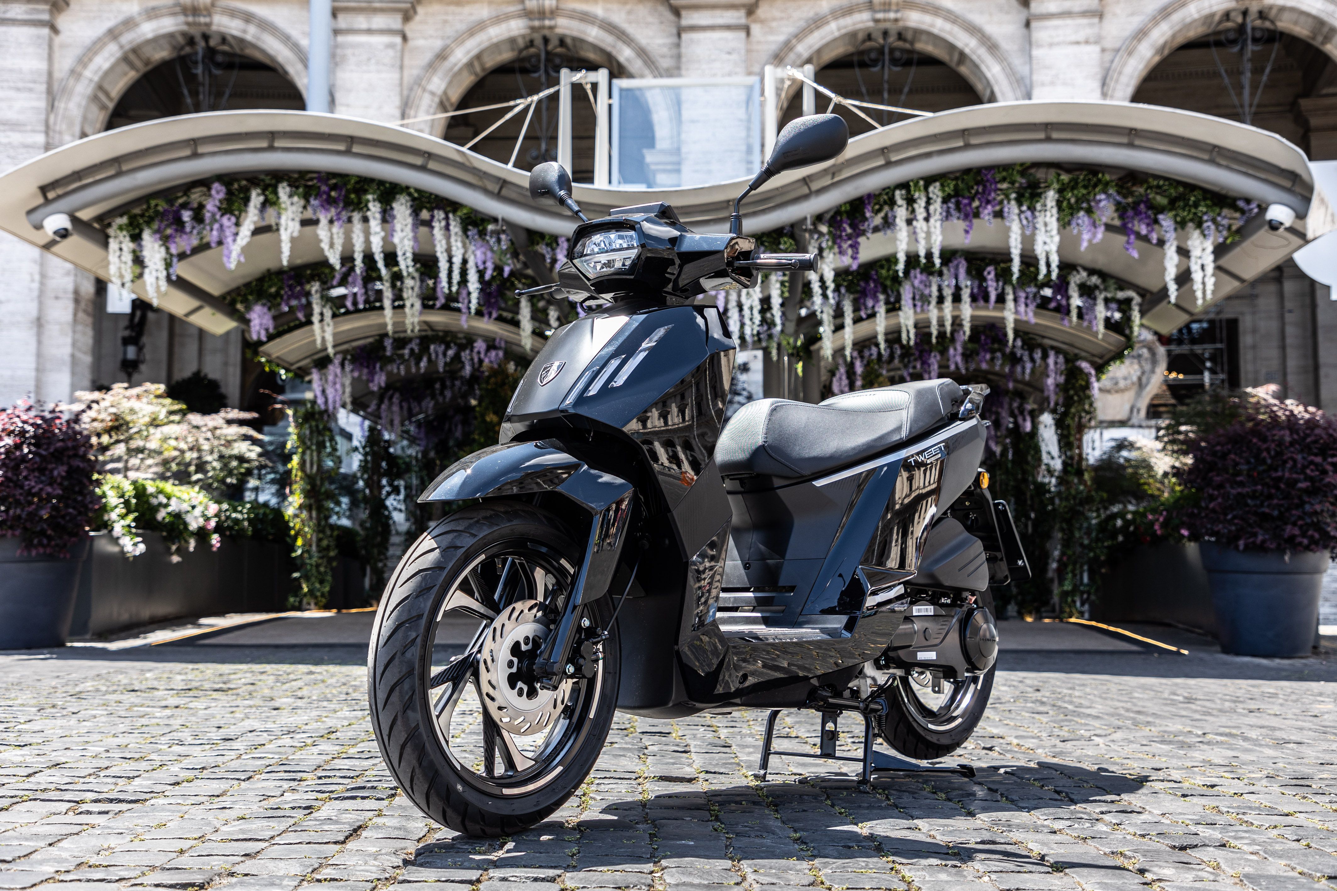 peugeot tweet 125 roma (1)