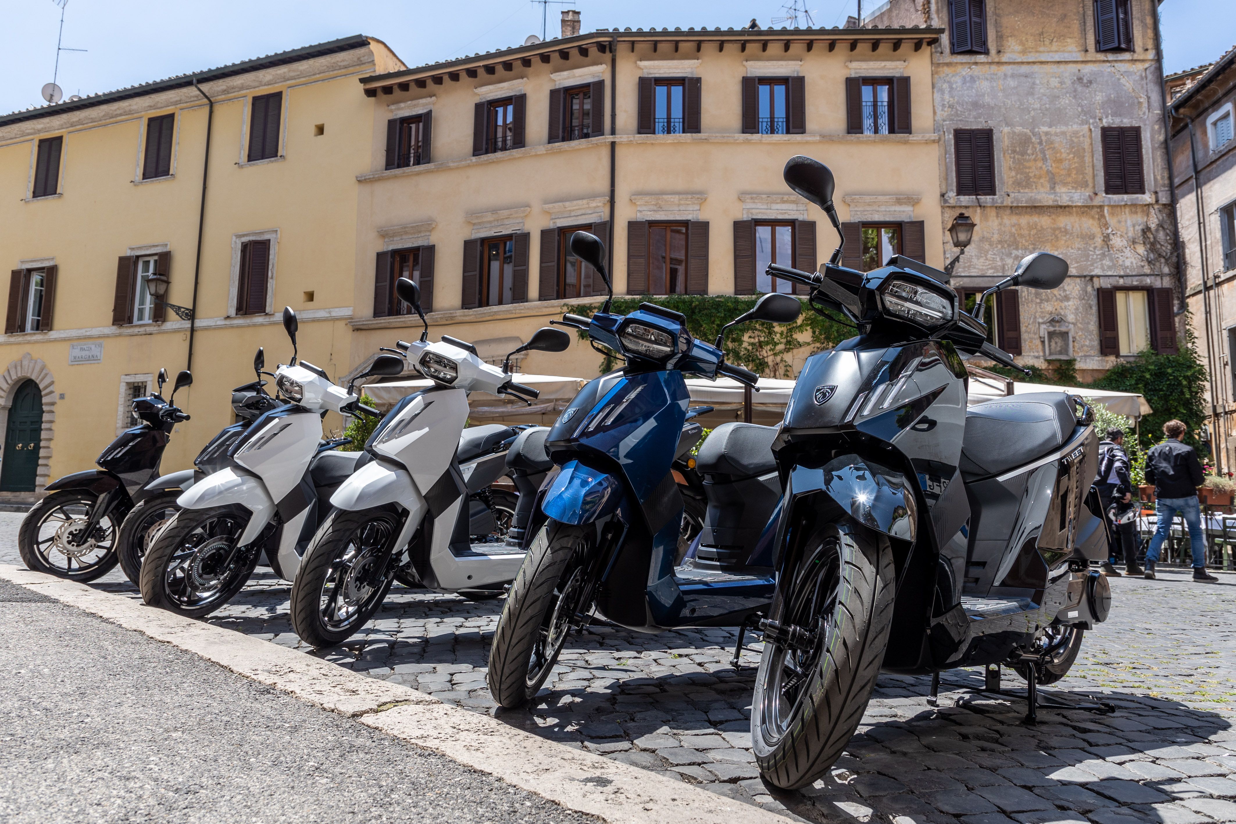 peugeot tweet 125 roma (3)