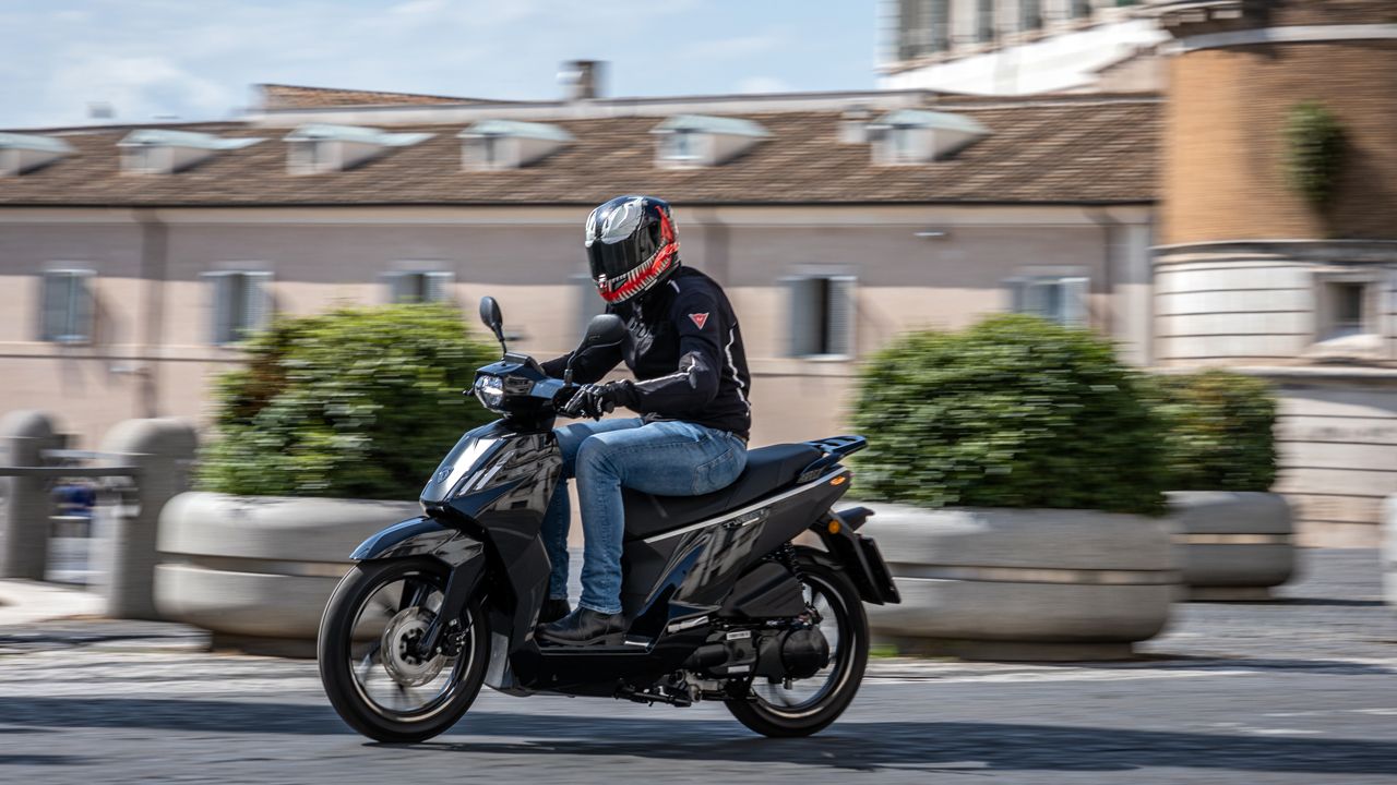 peugeot tweet 125 accion (6)