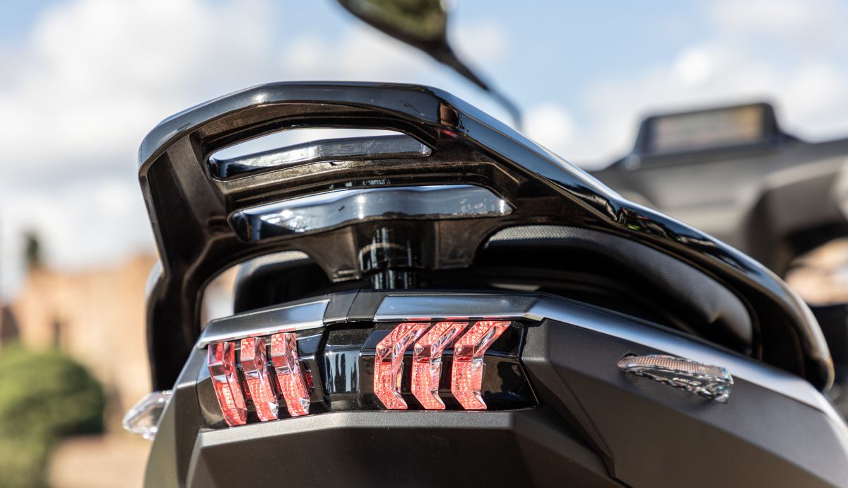 peugeot tweet 125 detalles (12)