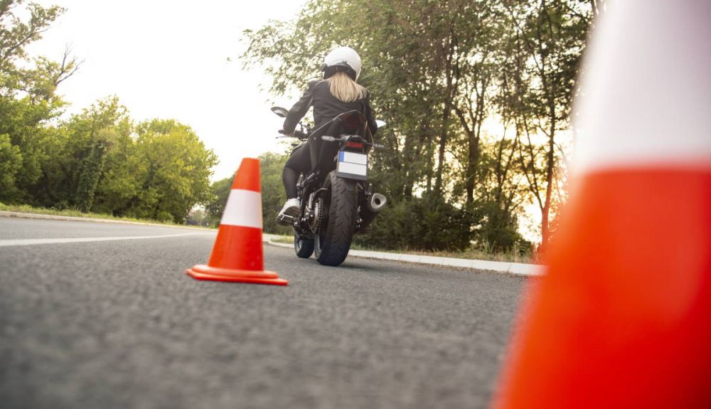 Sacarte el carné de moto, más sencillo ahora que nunca