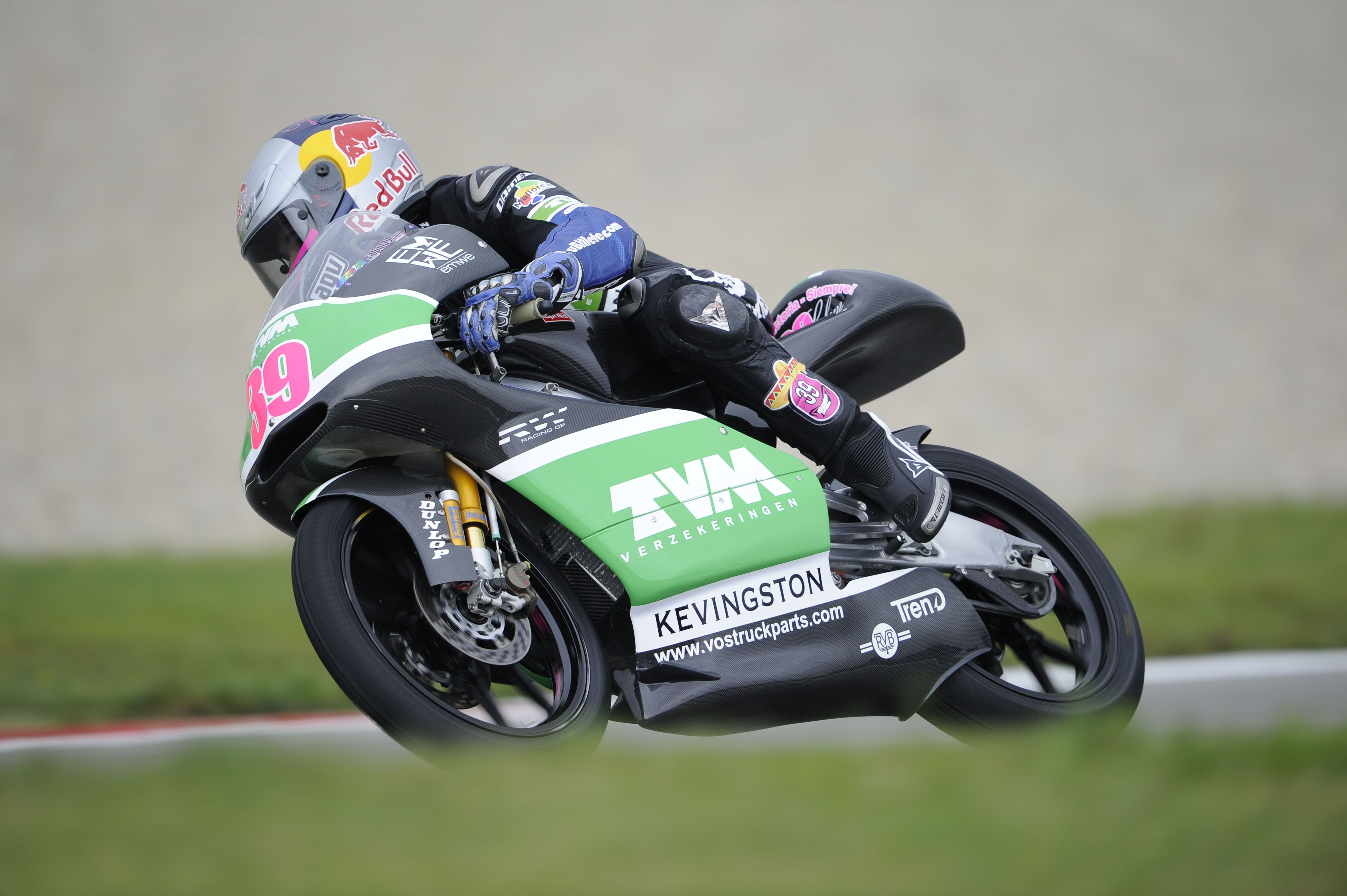 La Aprilia RSA 125 de Luis Salom que le ha regalado Maverick Viñales a su familia.