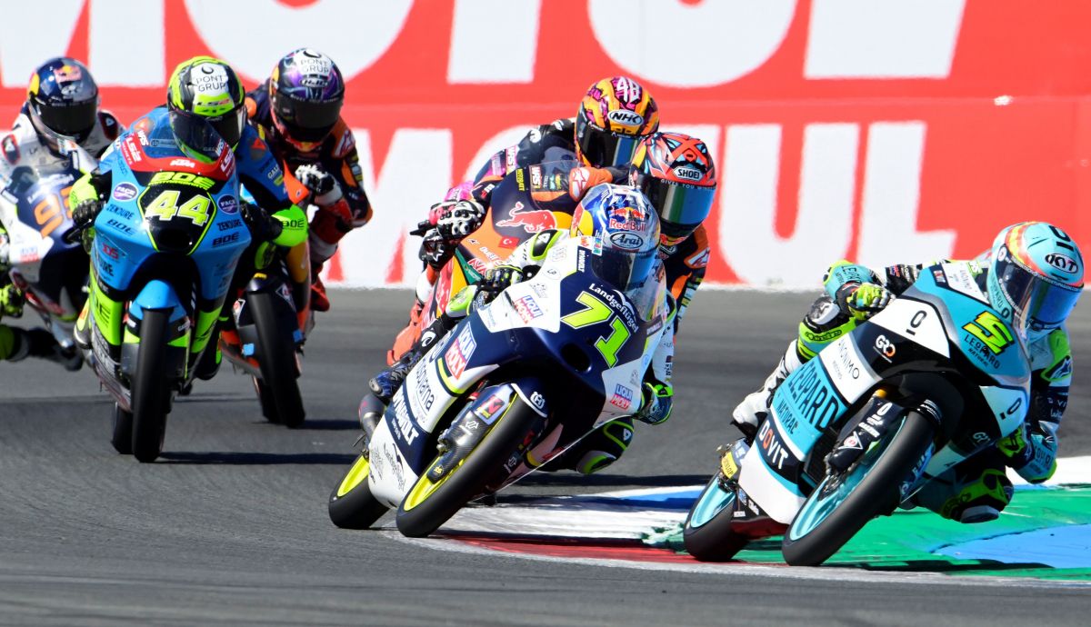 Jaume Masià delante de Ayumu Sasaki y Deniz Oncu, Moto3 Assen 2023 Jaume Masià delante de Ayumu Sasaki y Deniz Oncu, Moto3 Assen 2023