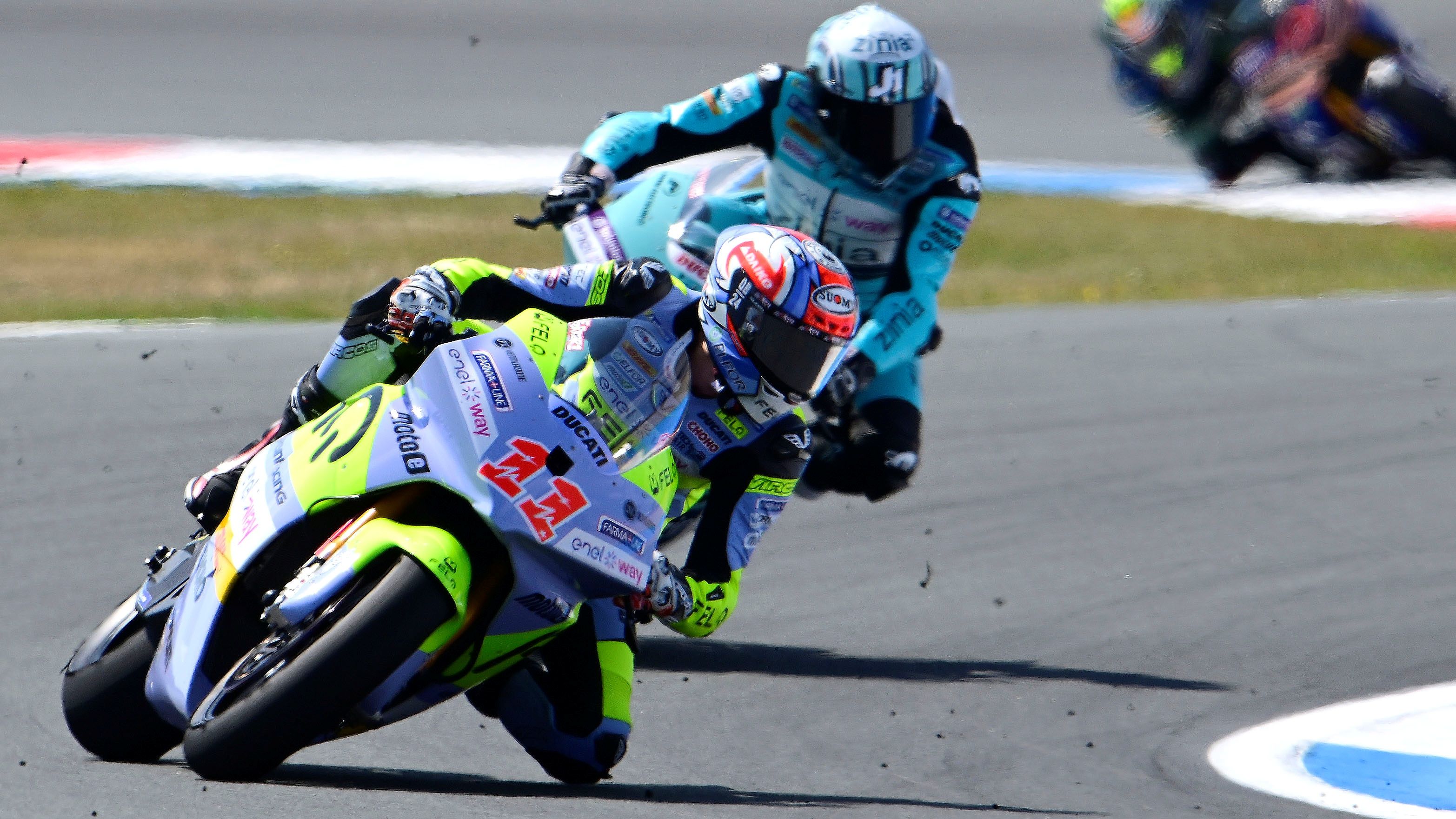 Matteo Ferrari seguido por Jordi Torres, MotoE Assen 2023