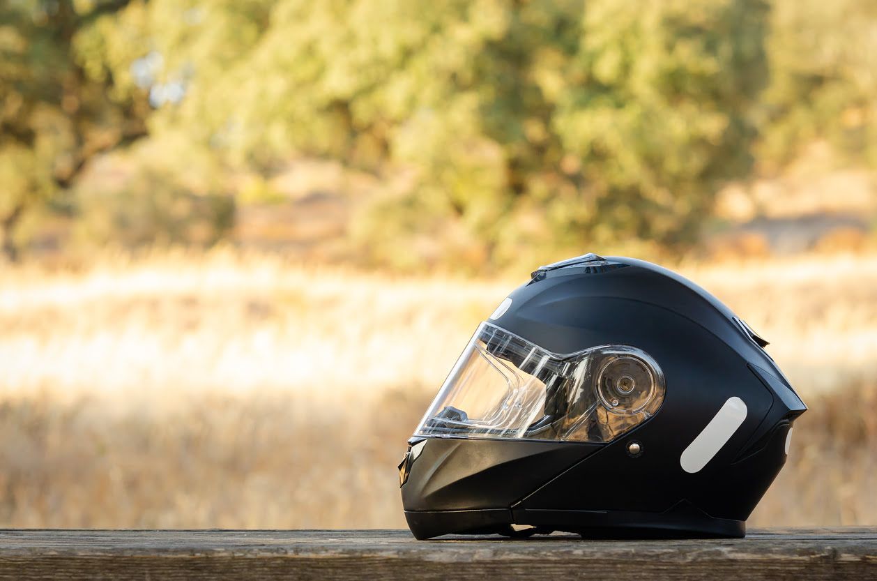 Mejores cascos de moto para la lluvia y el frío que puedes estrenar en  otoño-invierno