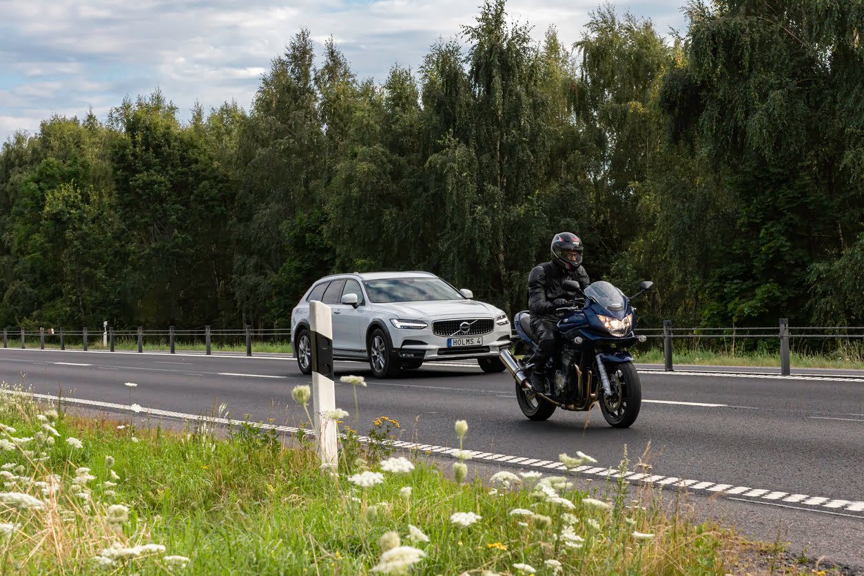 Ruedas de moto y de coche, todas las diferencias