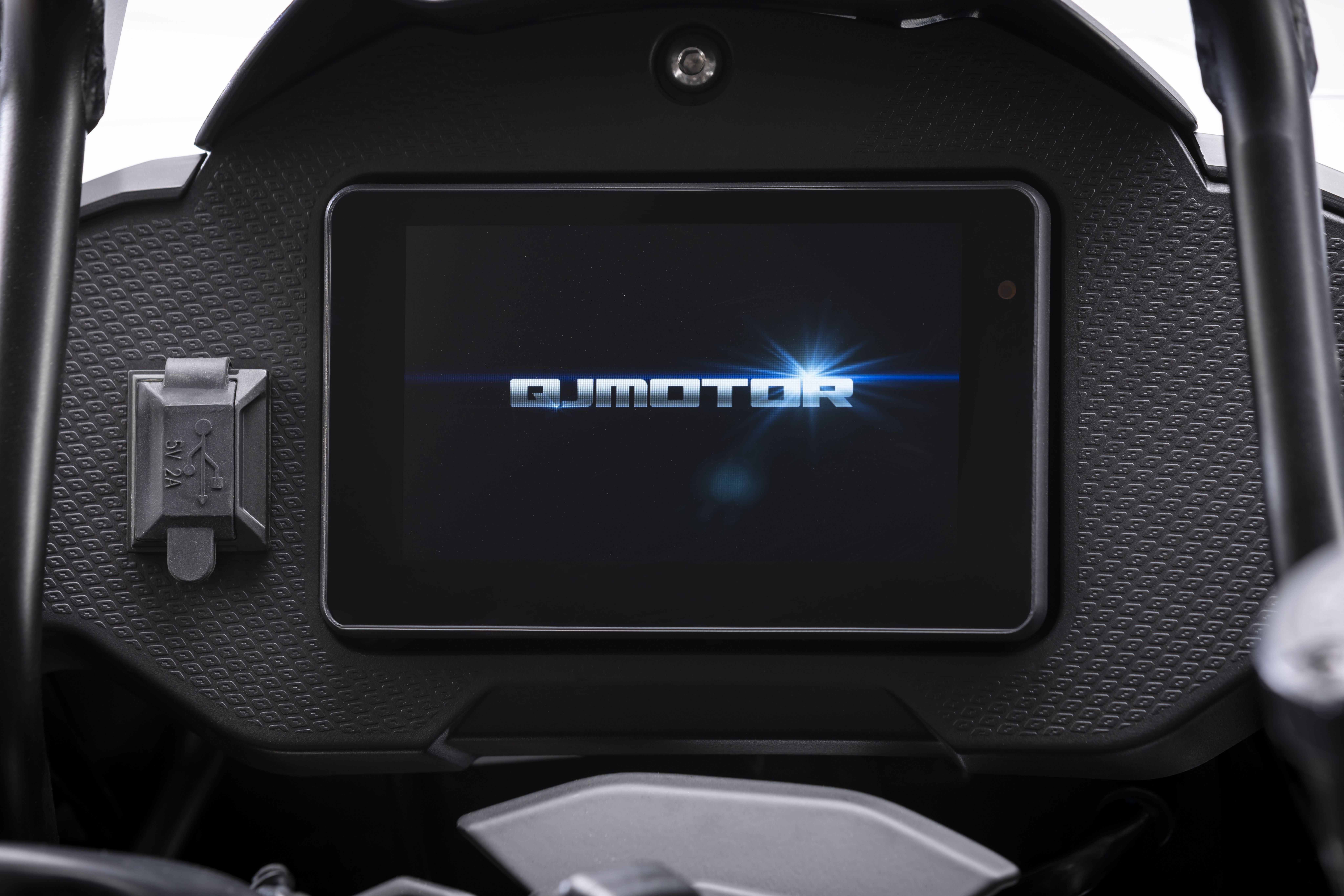 QJ Motor SRT 700X