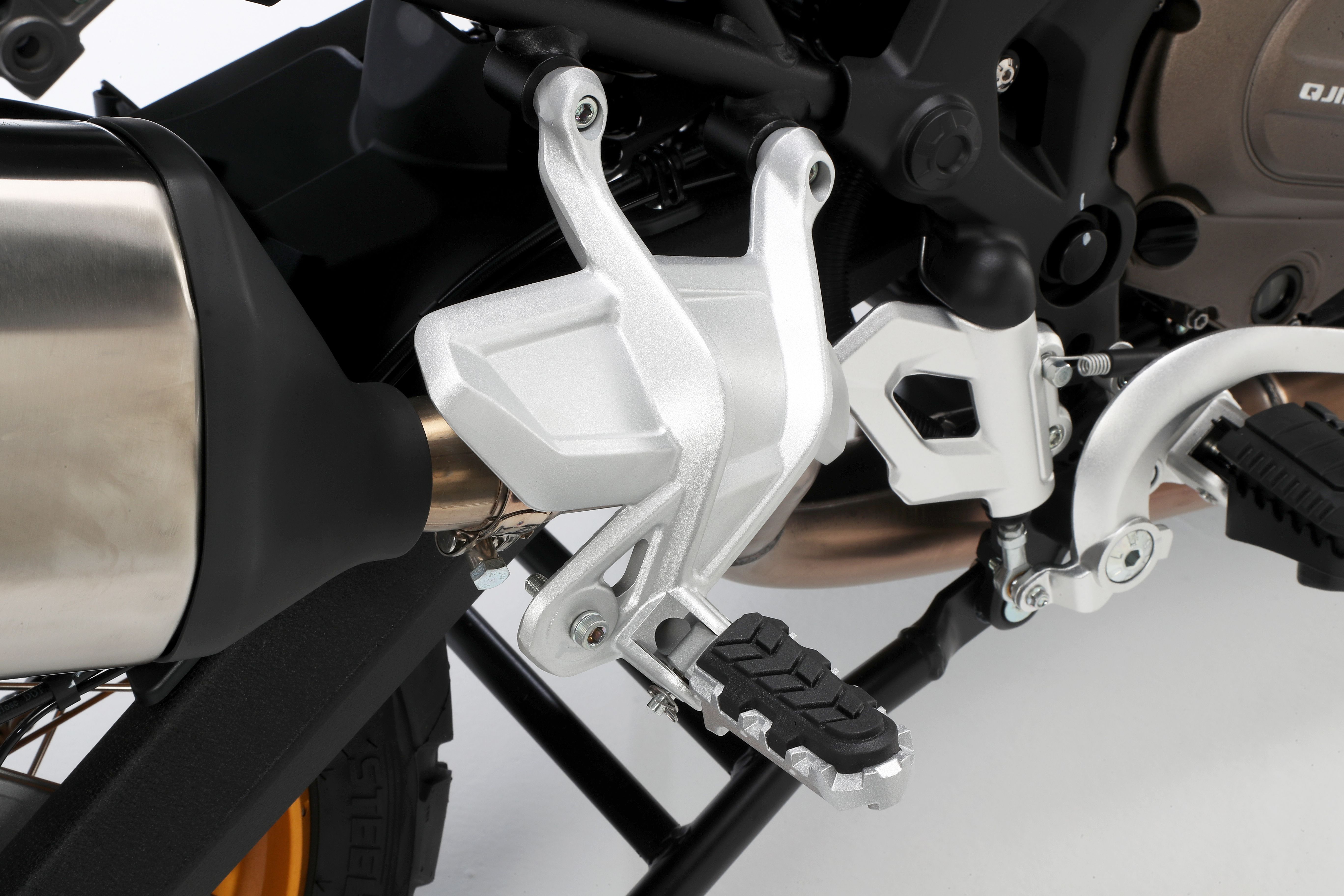 QJ Motor SRT 700X