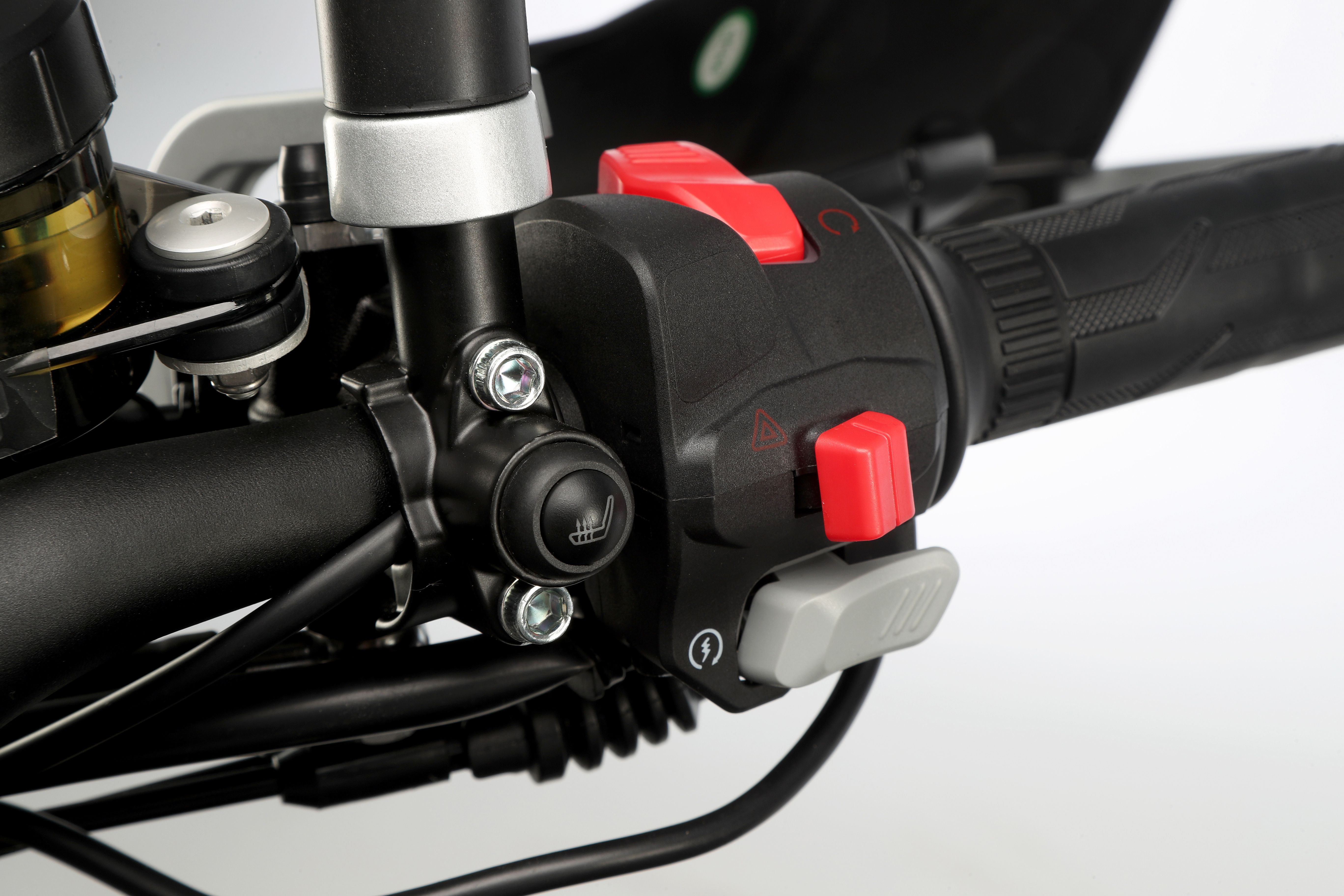 QJ Motor SRT 700X