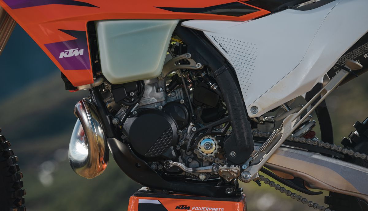 523360 MY24 KTM 300 EXC KTM EXC PRE   SHOOTING PARTS   DETAILS