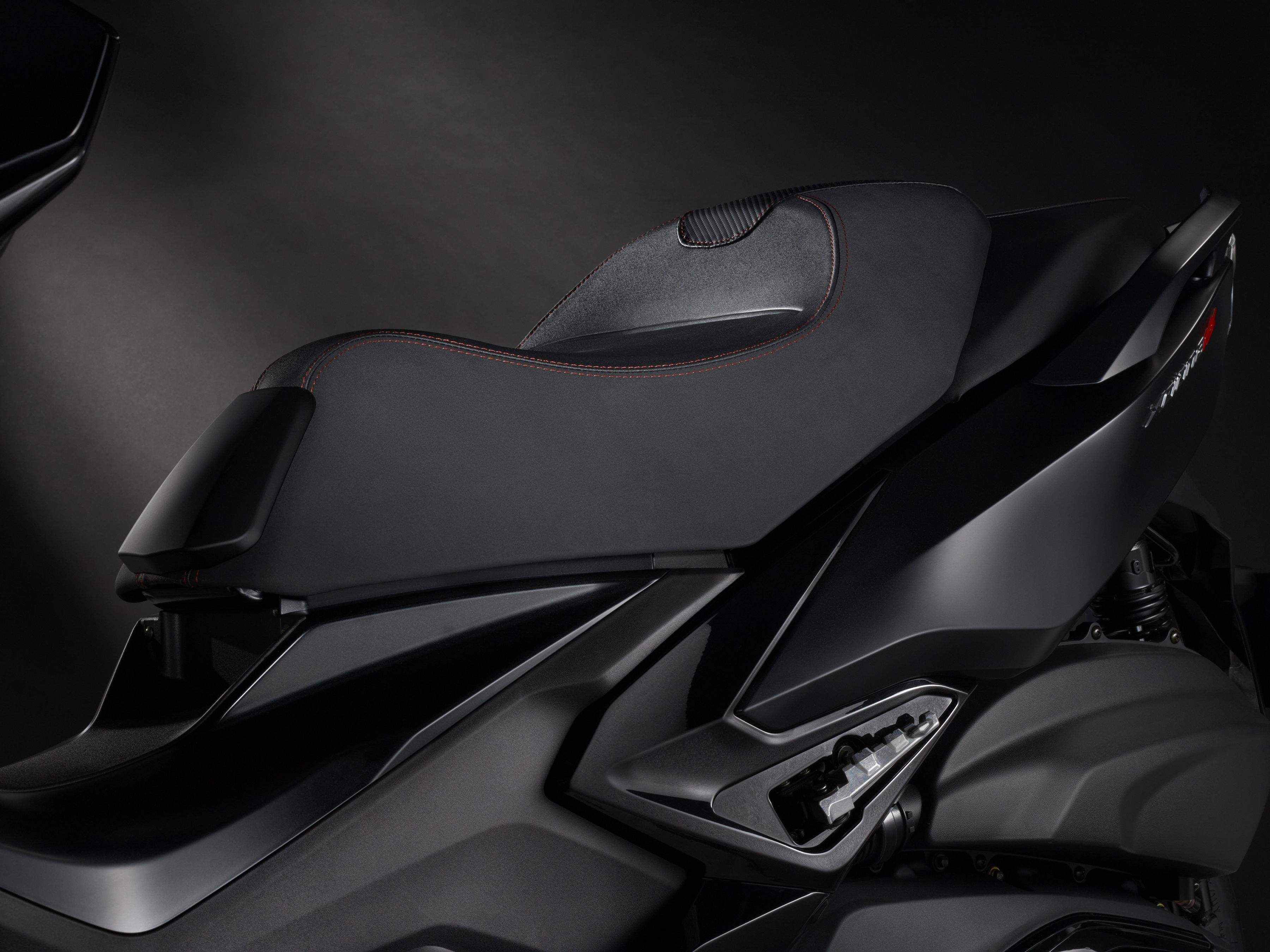 Fotos Kymco Xciting VS 400 2023