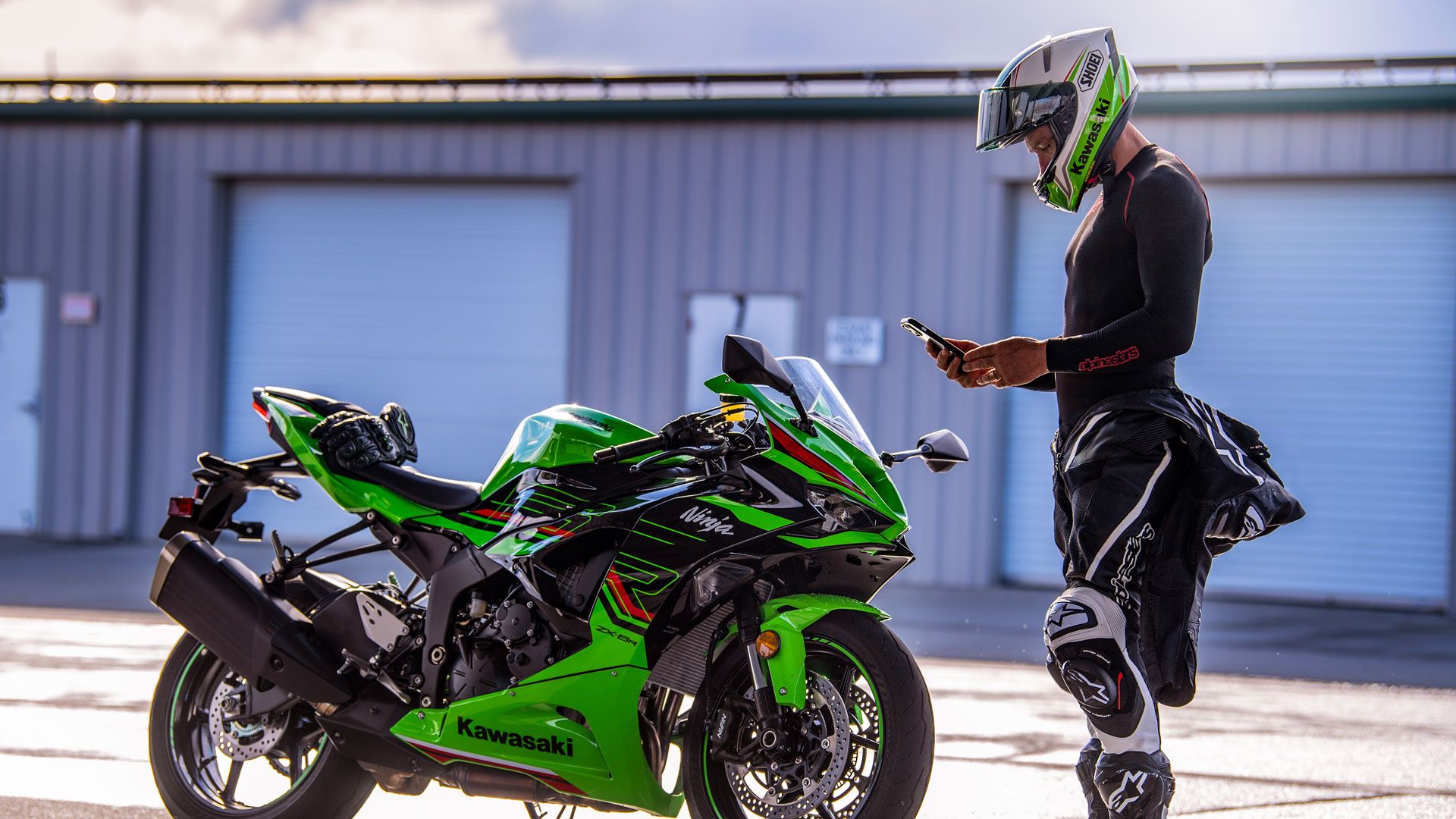 Kawasaki ZX 6R 2024 Estatica (1)