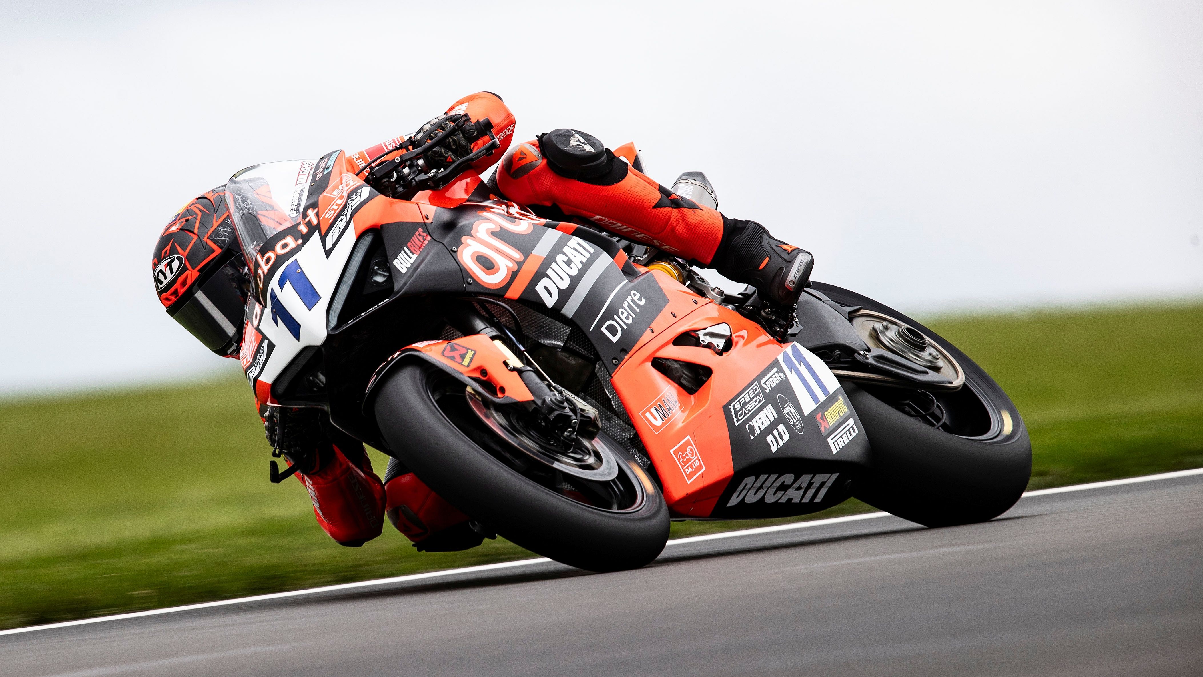Nicolò Bulega ha completado el doblete en Donington y se escapa en el Mundial de Supersport 2023