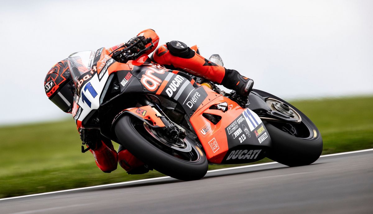 Nicolò Bulega ha completado el doblete en Donington y se escapa en el Mundial de Supersport 2023 Nicolò Bulega ha completado el doblete en Donington y se escapa en el Mundial de Supersport 2023