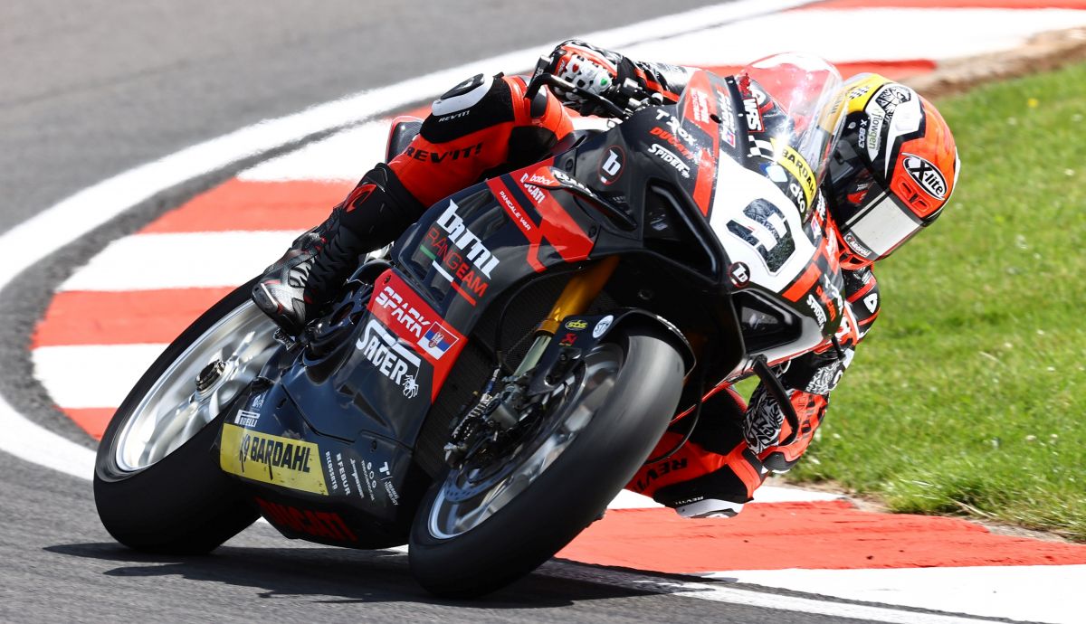 Danilo Petrucci ha logrado en Donington su primer podio en el Mundial de Superbike Danilo Petrucci ha logrado en Donington su primer podio en el Mundial de Superbike