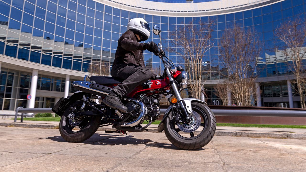 Honda ST125 Dax