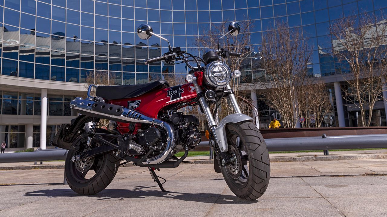 Honda ST125 Dax