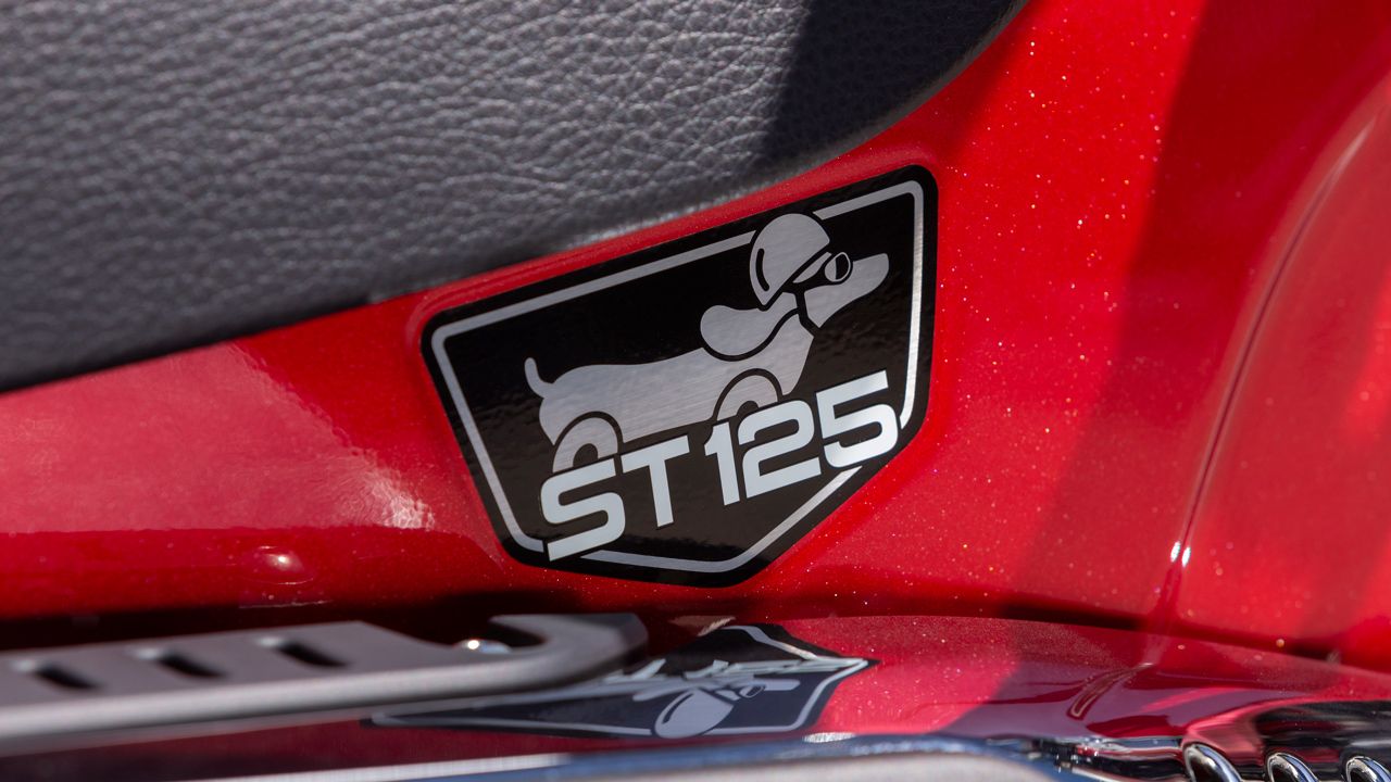 Honda ST125 Dax