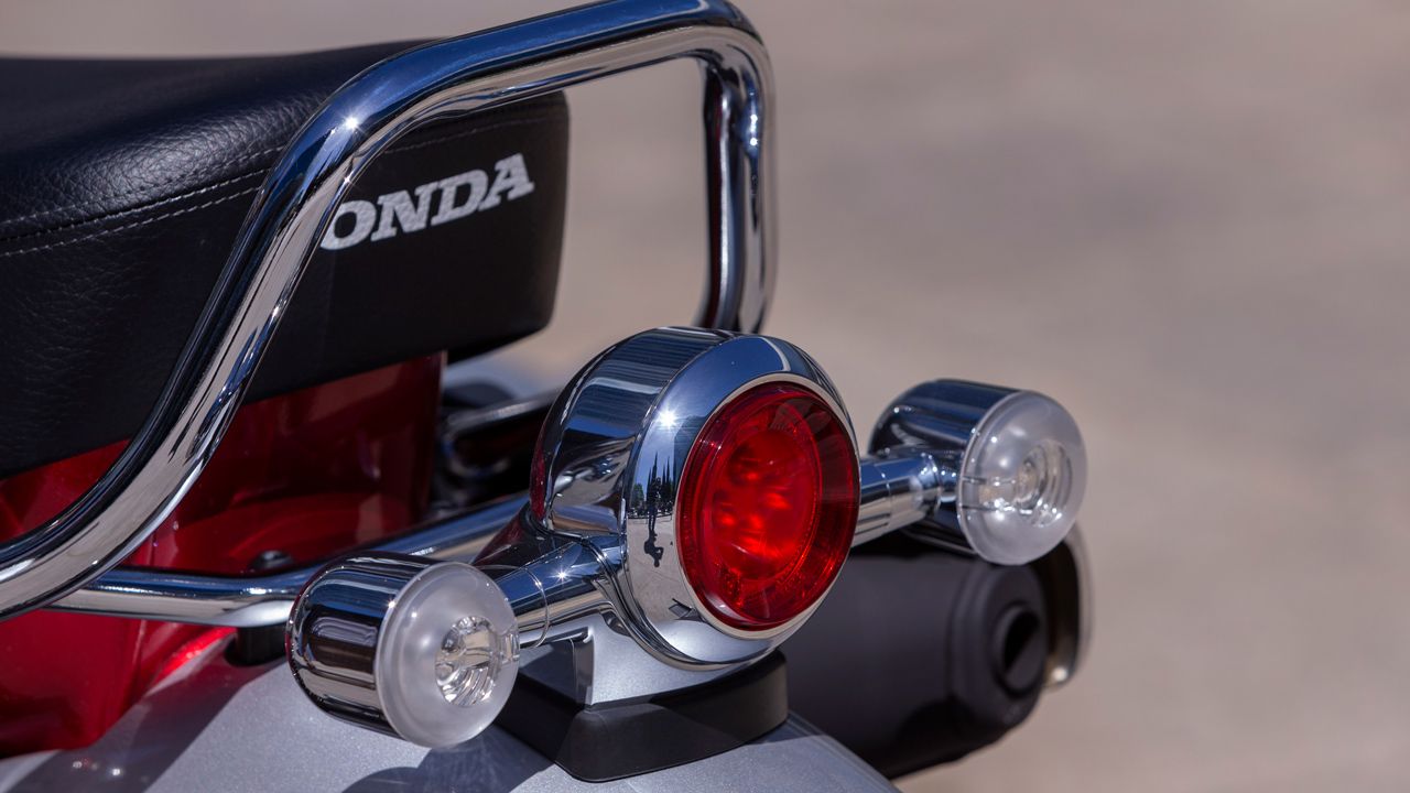 Honda ST125 Dax