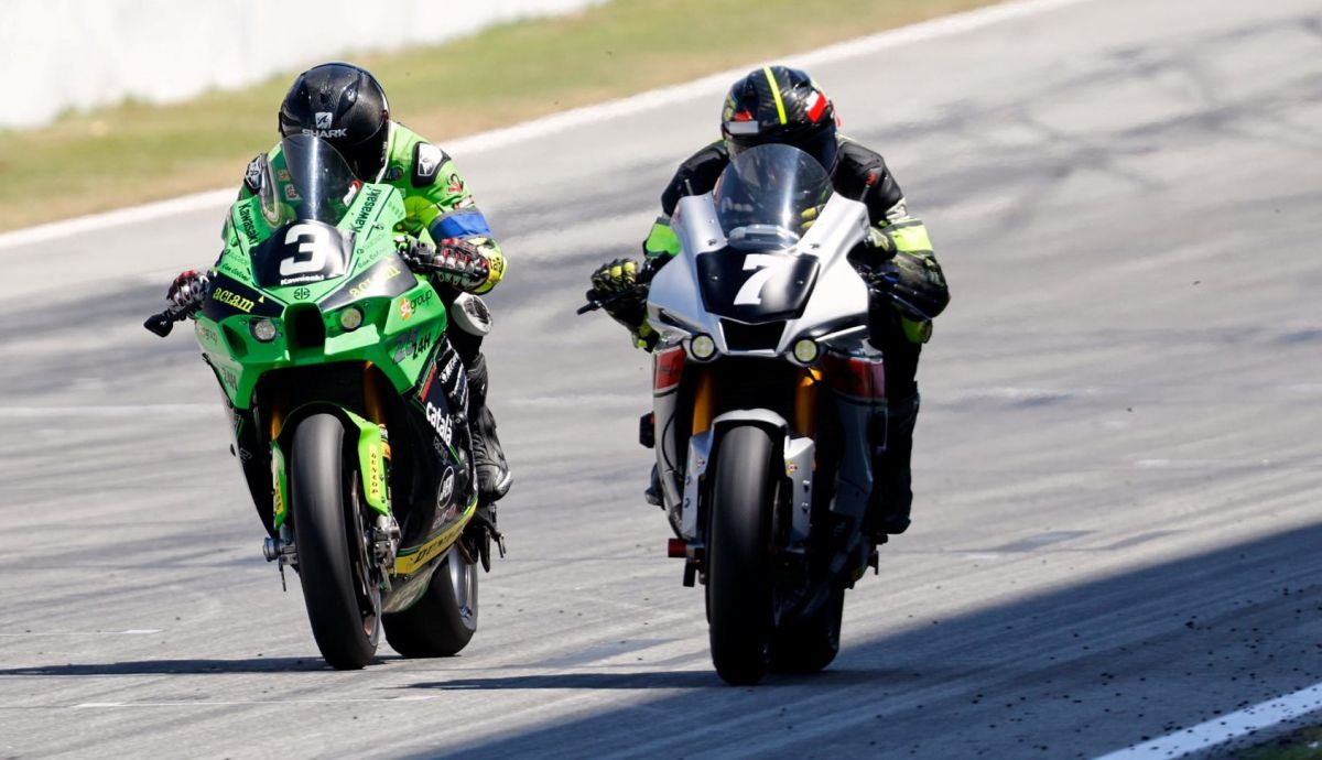 Kawasaki Català y FR Moto luchan por la victoria en las 24 horas de Catalunya 2023