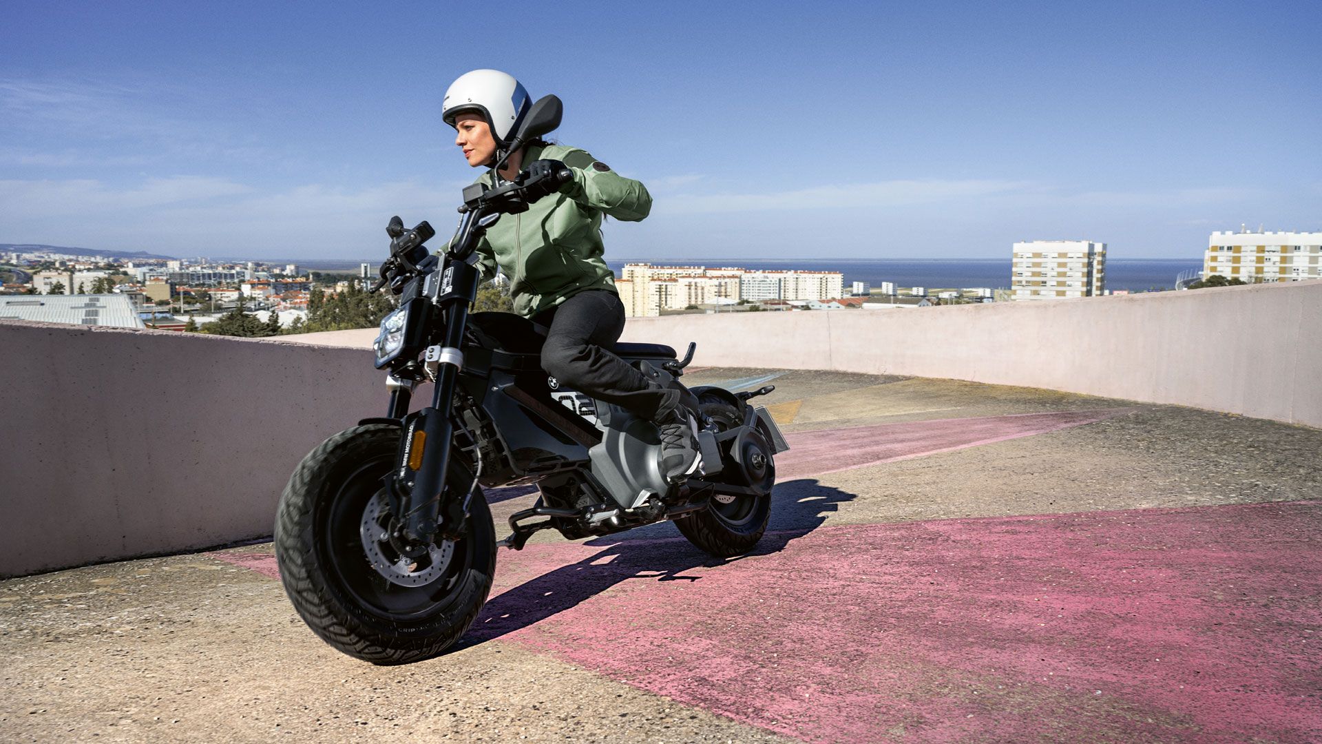 BMW CE 02 2024 (3)
